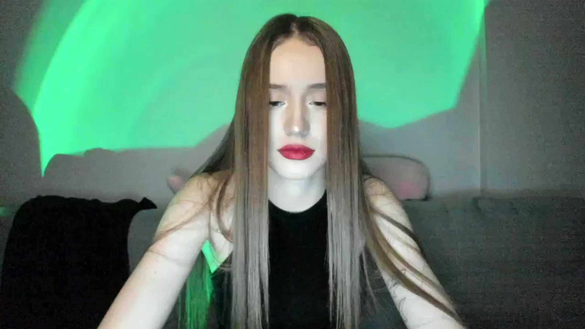Gallery image thumbnail from IsabellRrose's myfreecams stream on, 12/30/2024, 18:31 image 7 of 20