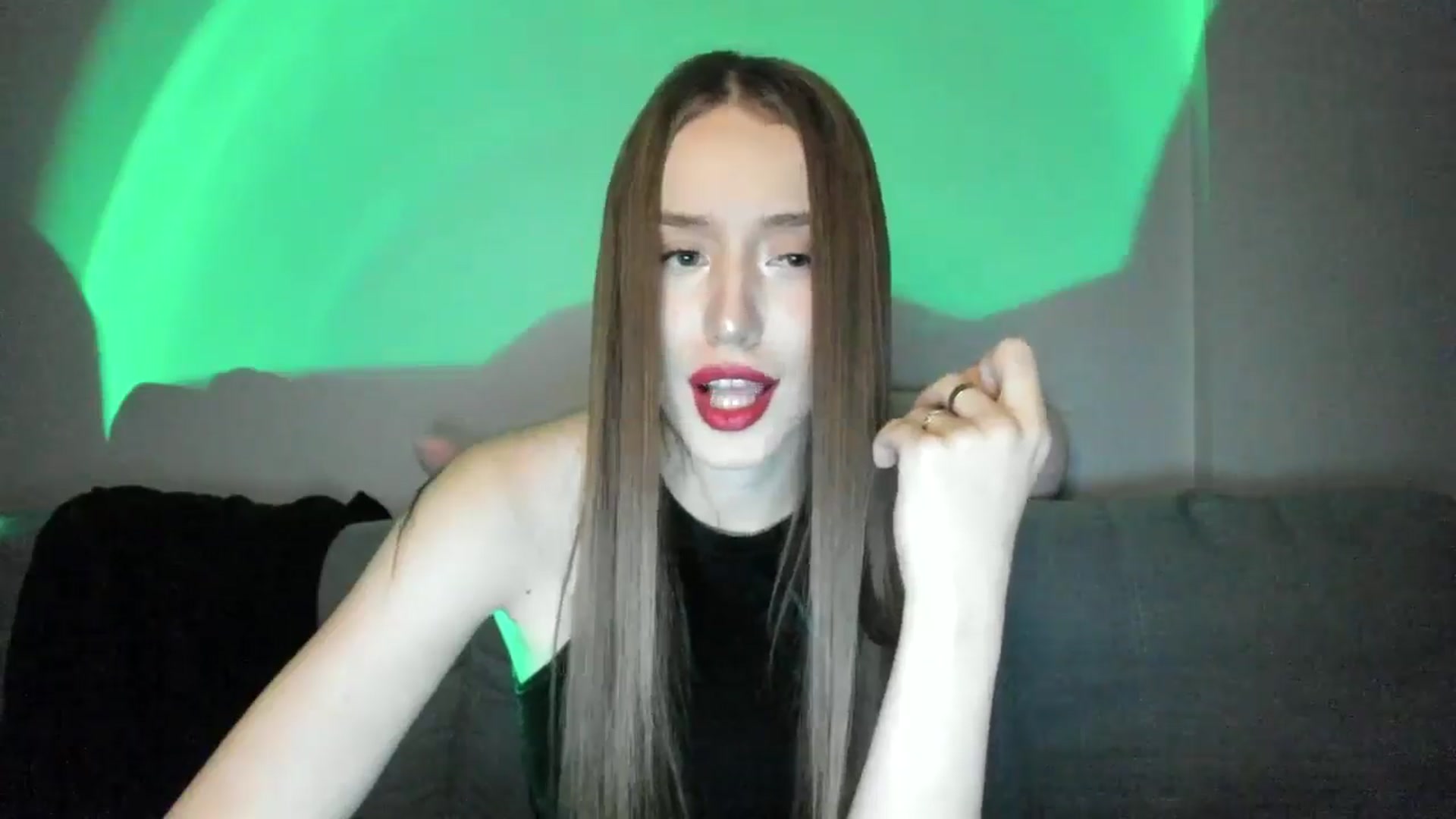 Gallery image thumbnail from IsabellRrose's myfreecams stream on, 12/30/2024, 18:31 image 12 of 20