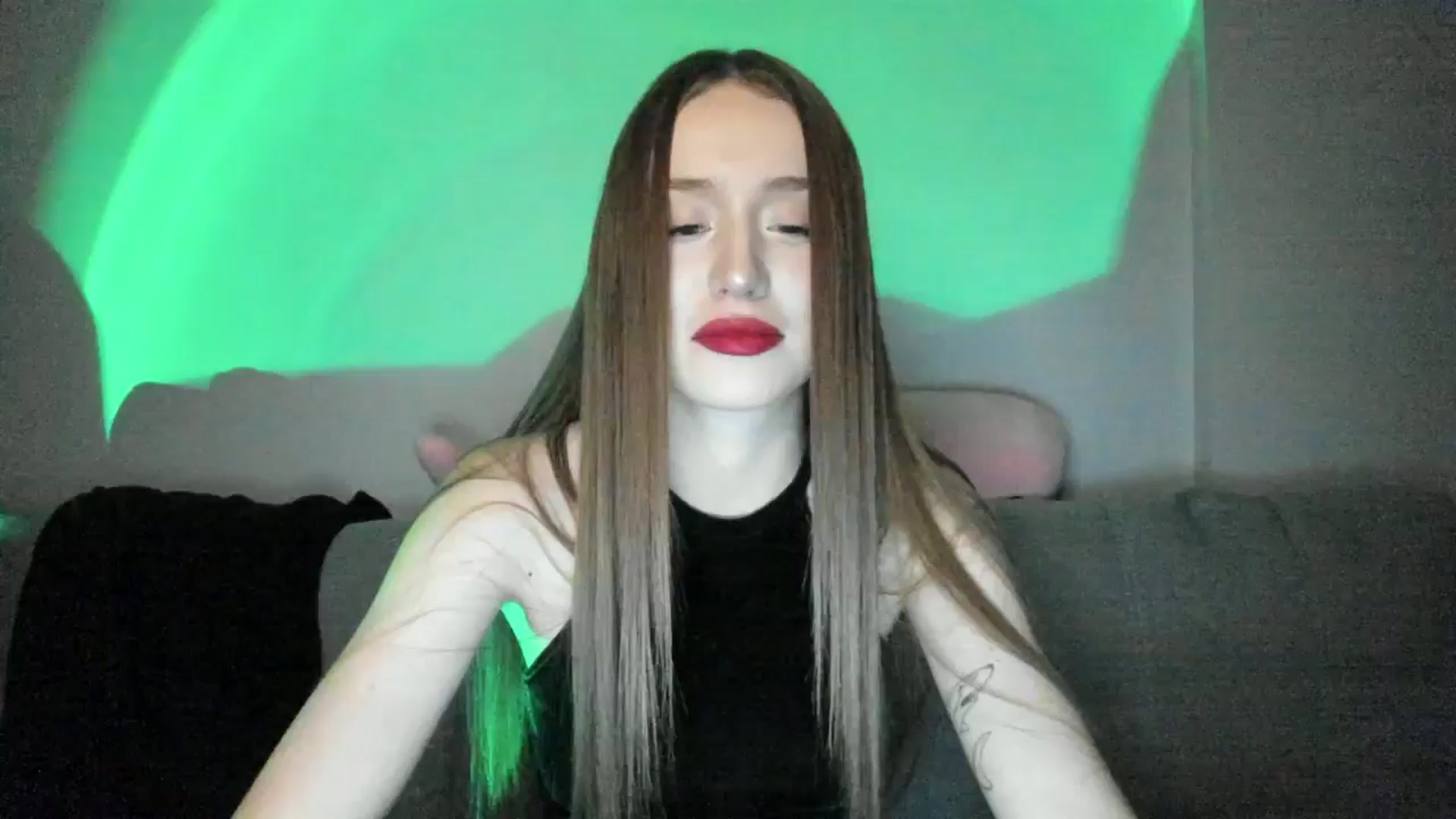 Gallery image thumbnail from IsabellRrose's myfreecams stream on, 12/30/2024, 18:31 image 5 of 20
