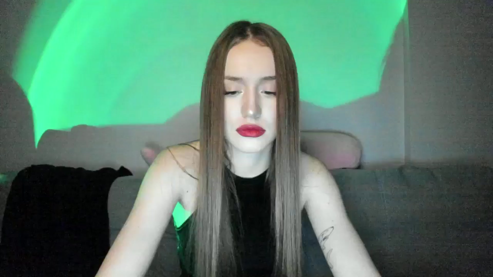 Gallery image thumbnail from IsabellRrose's myfreecams stream on, 12/30/2024, 18:31 image 1 of 20