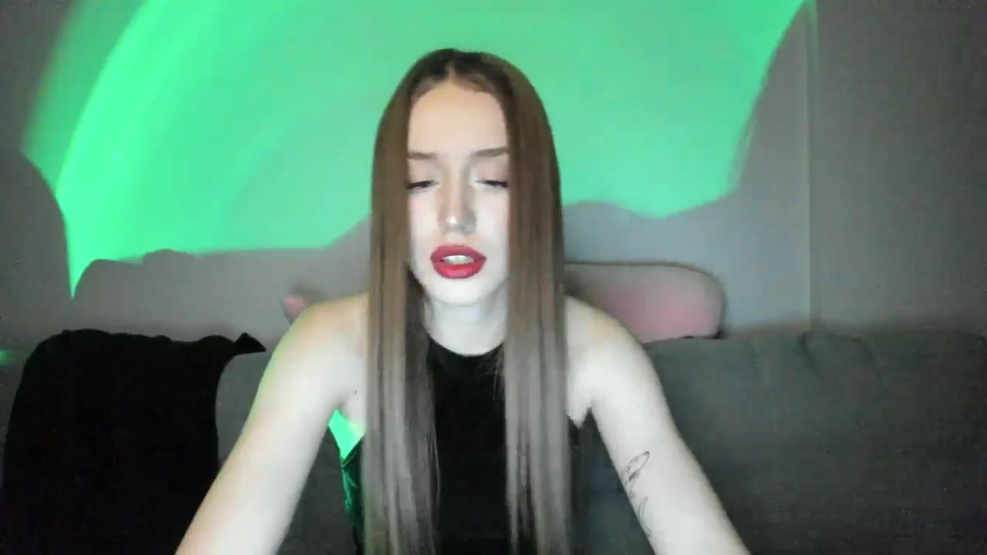 Gallery image thumbnail from IsabellRrose's myfreecams stream on, 12/30/2024, 18:47 image 9 of 20