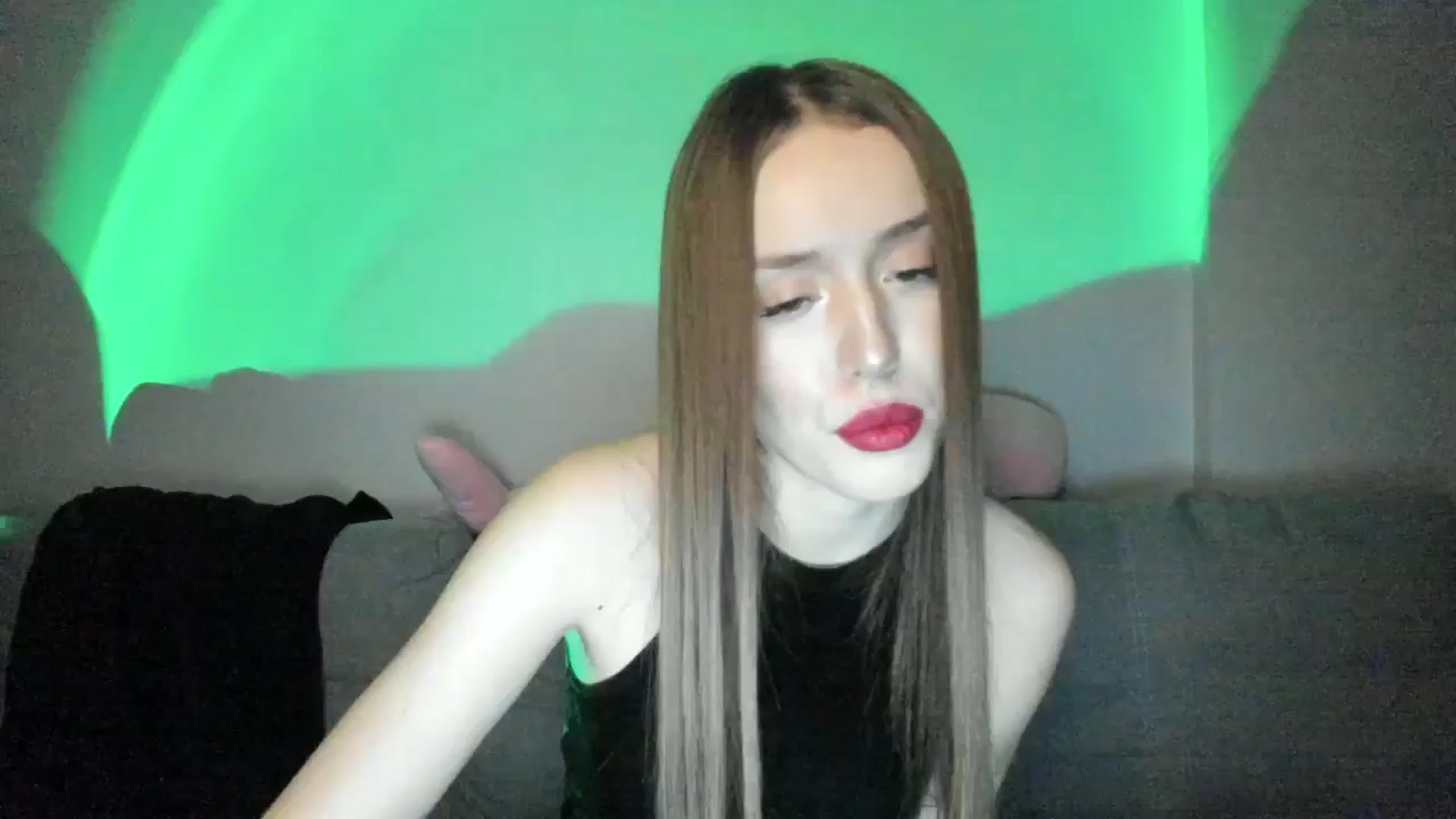 Gallery image thumbnail from IsabellRrose's myfreecams stream on, 12/30/2024, 18:47 image 15 of 20