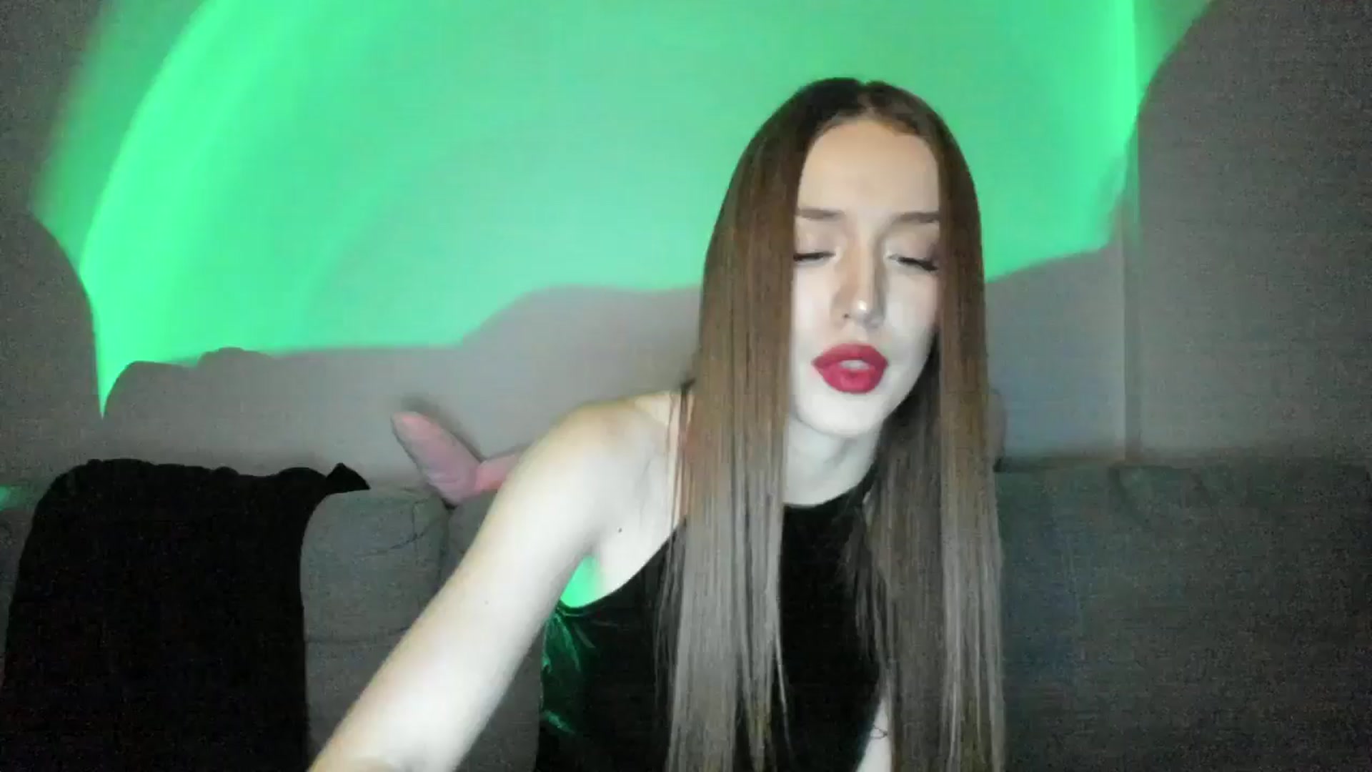 Gallery image thumbnail from IsabellRrose's myfreecams stream on, 12/30/2024, 18:47 image 14 of 20