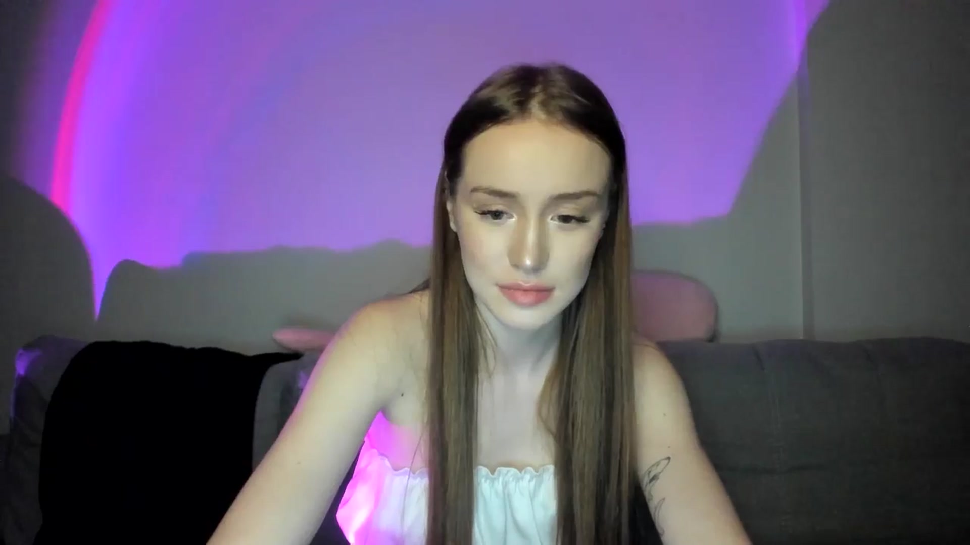 Gallery image thumbnail from IsabellRrose's myfreecams stream on, 01/03/2025, 17:40 image 8 of 20