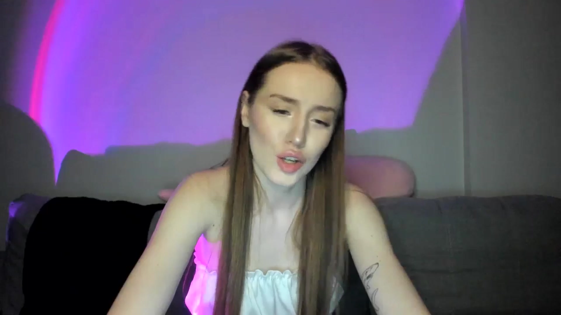 Gallery image thumbnail from IsabellRrose's myfreecams stream on, 01/03/2025, 17:40 image 7 of 20