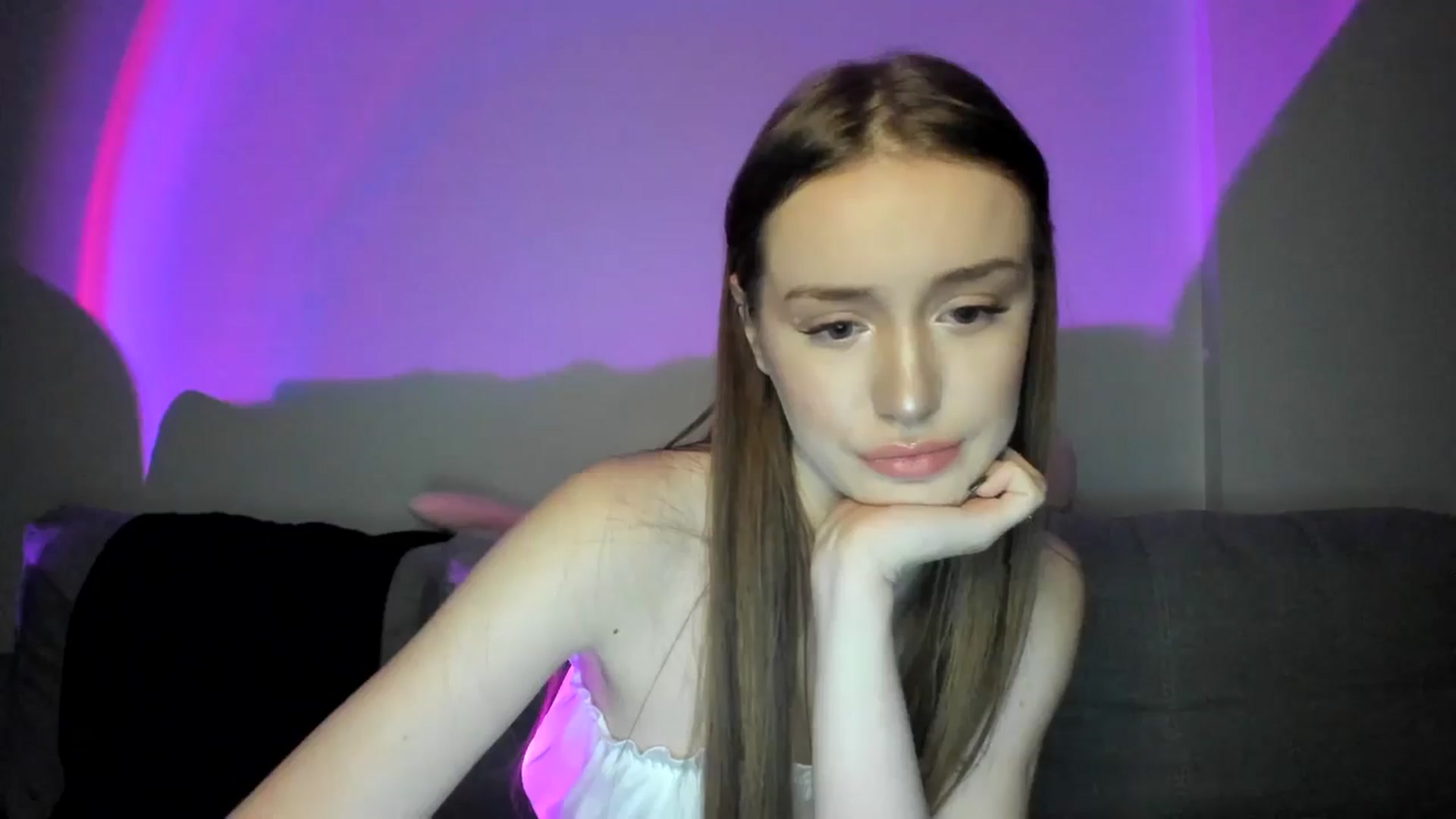 Gallery image thumbnail from IsabellRrose's myfreecams stream on, 01/03/2025, 17:40 image 2 of 20