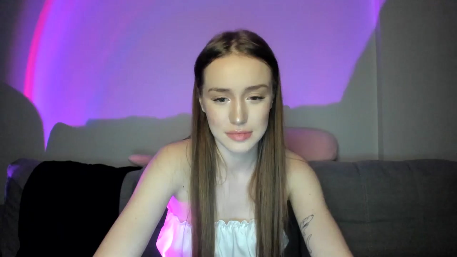Gallery image thumbnail from IsabellRrose's myfreecams stream on, 01/03/2025, 17:40 image 9 of 20