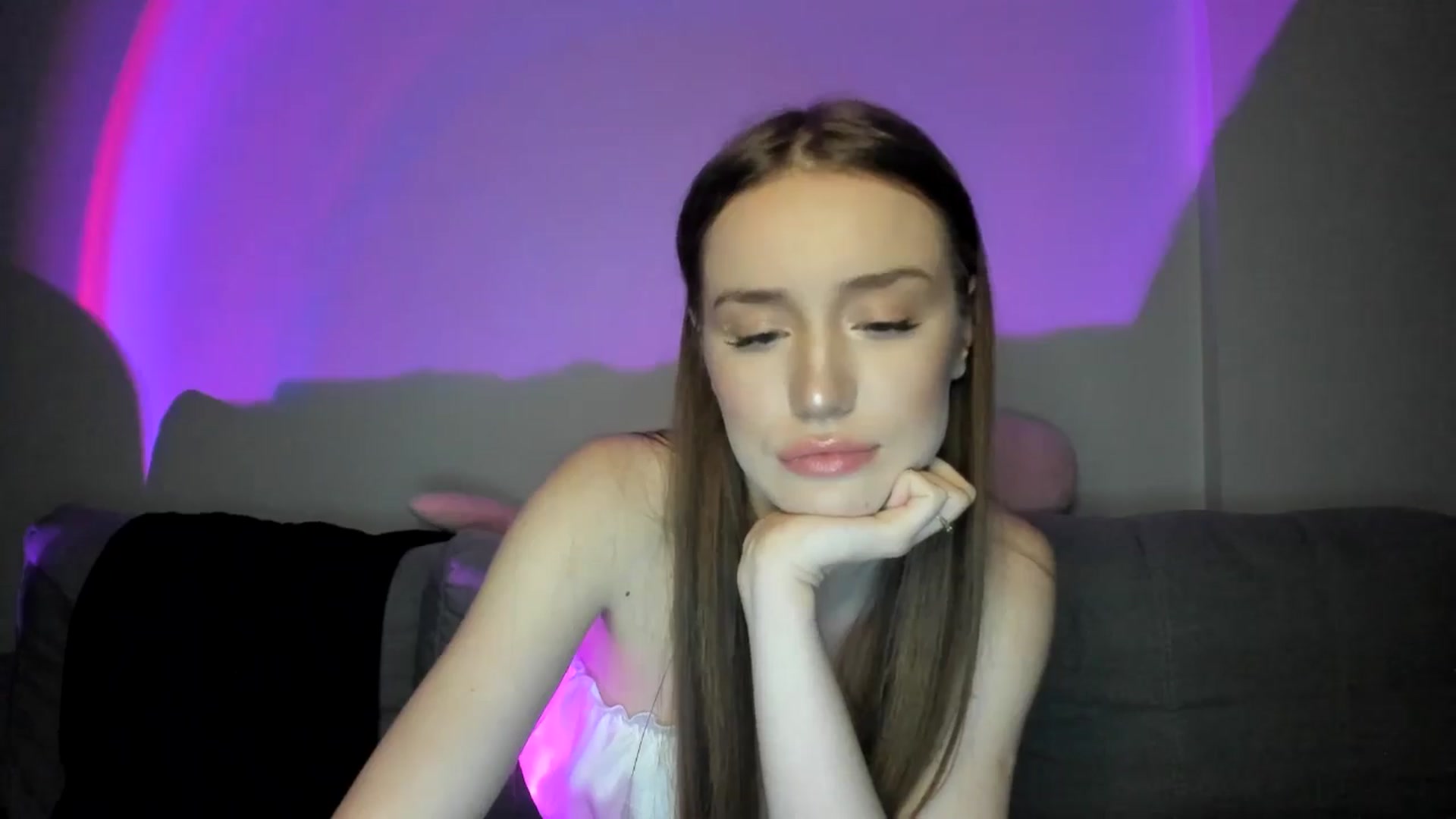 Gallery image thumbnail from IsabellRrose's myfreecams stream on, 01/03/2025, 17:40 image 3 of 20