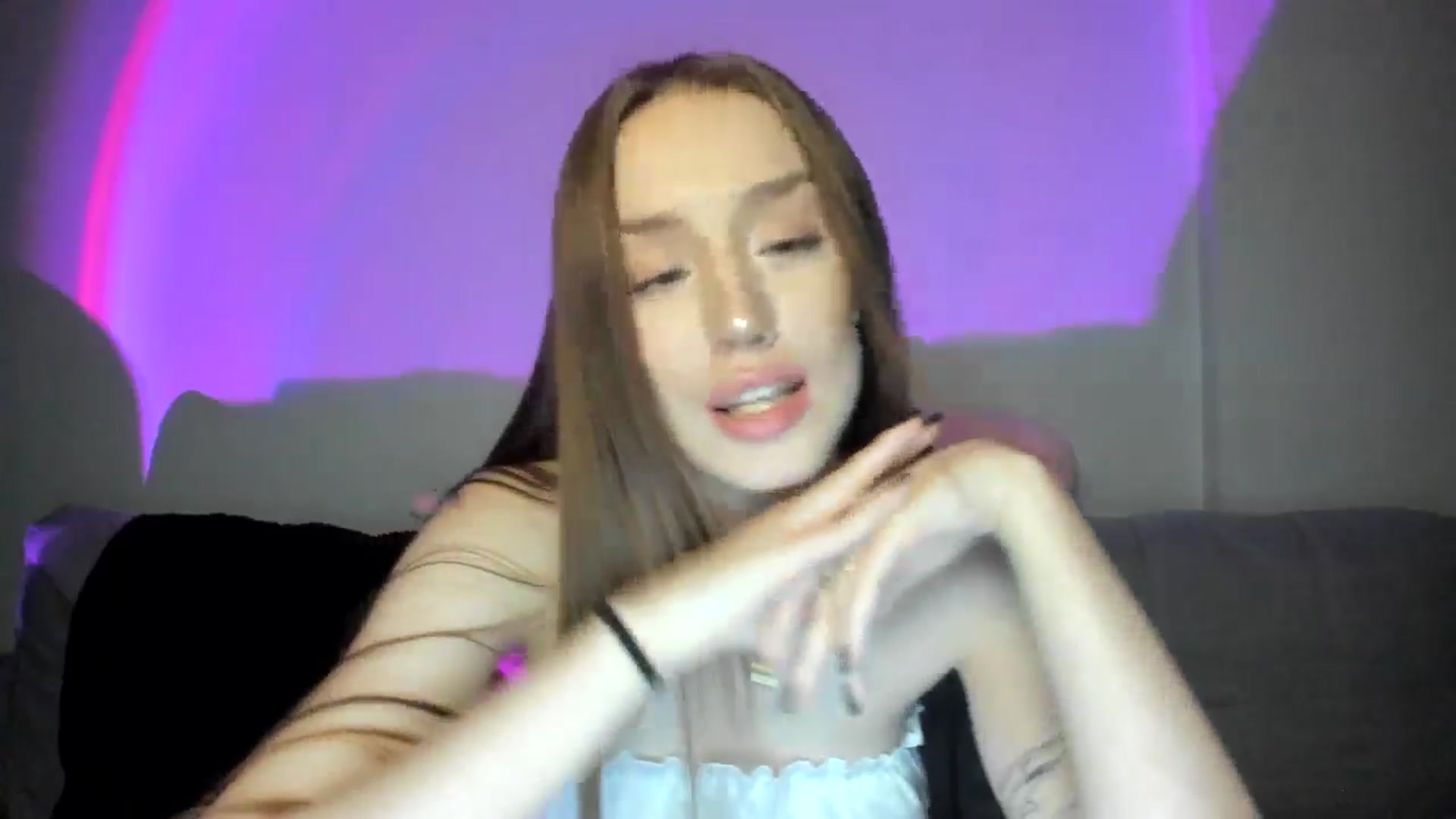 Gallery image thumbnail from IsabellRrose's myfreecams stream on, 01/03/2025, 18:03 image 18 of 20