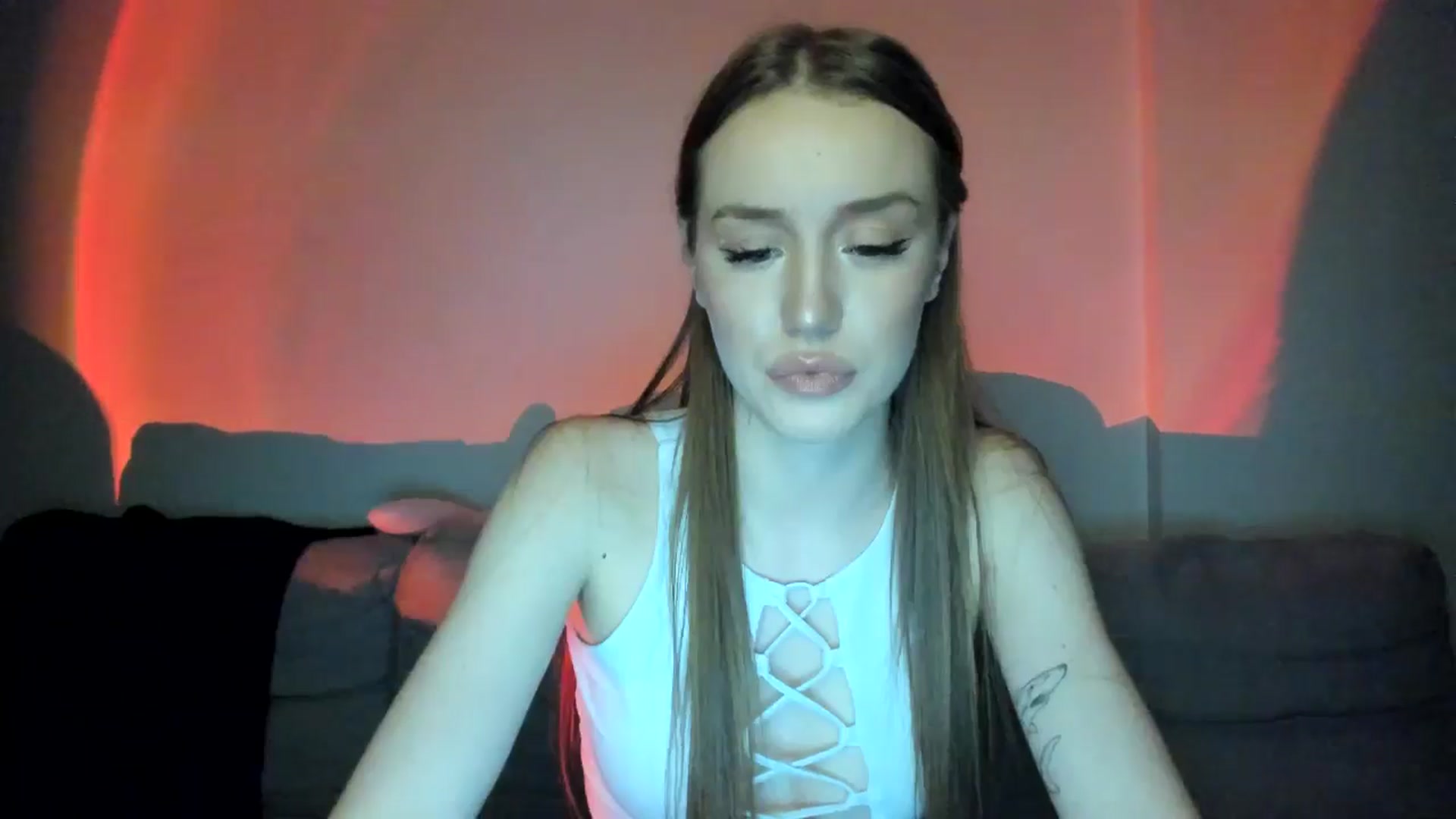 Gallery image thumbnail from IsabellRrose's myfreecams stream on, 01/08/2025, 18:32 image 18 of 20
