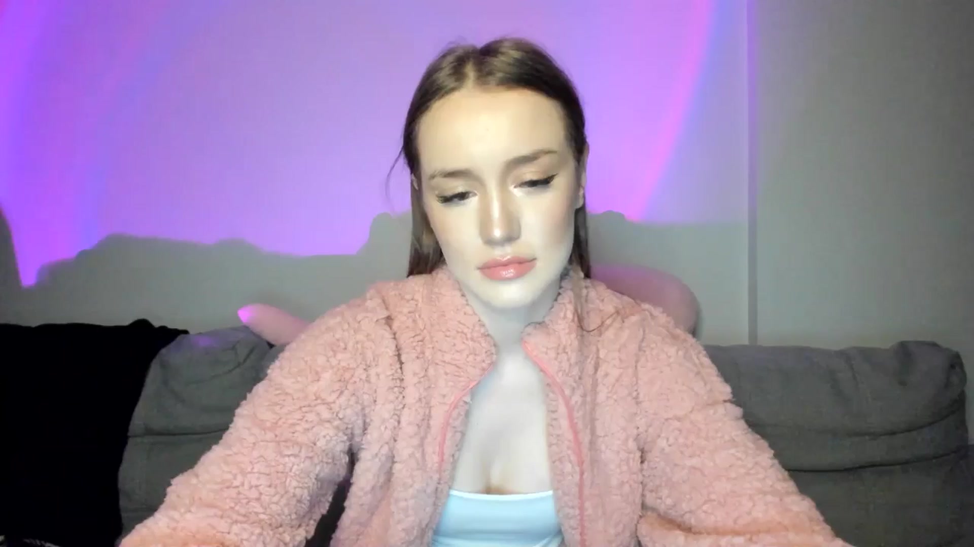 Gallery image thumbnail from IsabellRrose's myfreecams stream on, 01/09/2025, 17:08 image 6 of 20