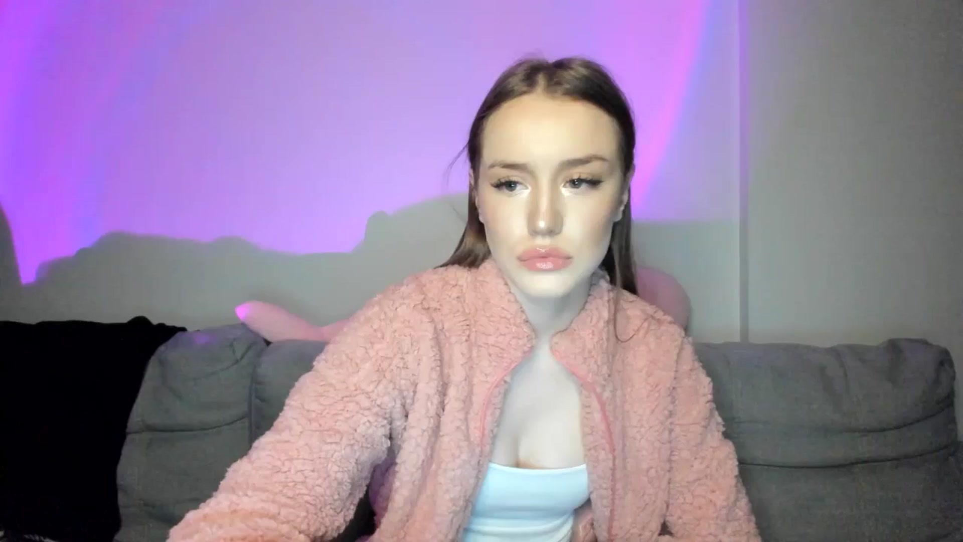 Gallery image thumbnail from IsabellRrose's myfreecams stream on, 01/09/2025, 17:08 image 19 of 20