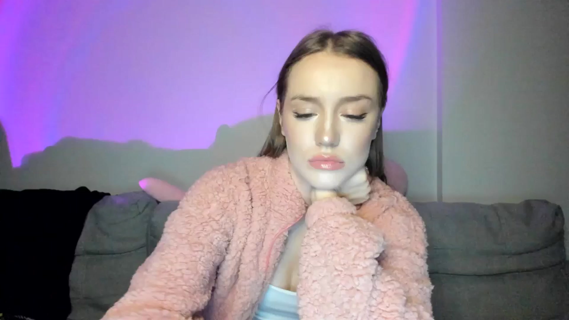 Gallery image thumbnail from IsabellRrose's myfreecams stream on, 01/09/2025, 17:08 image 12 of 20