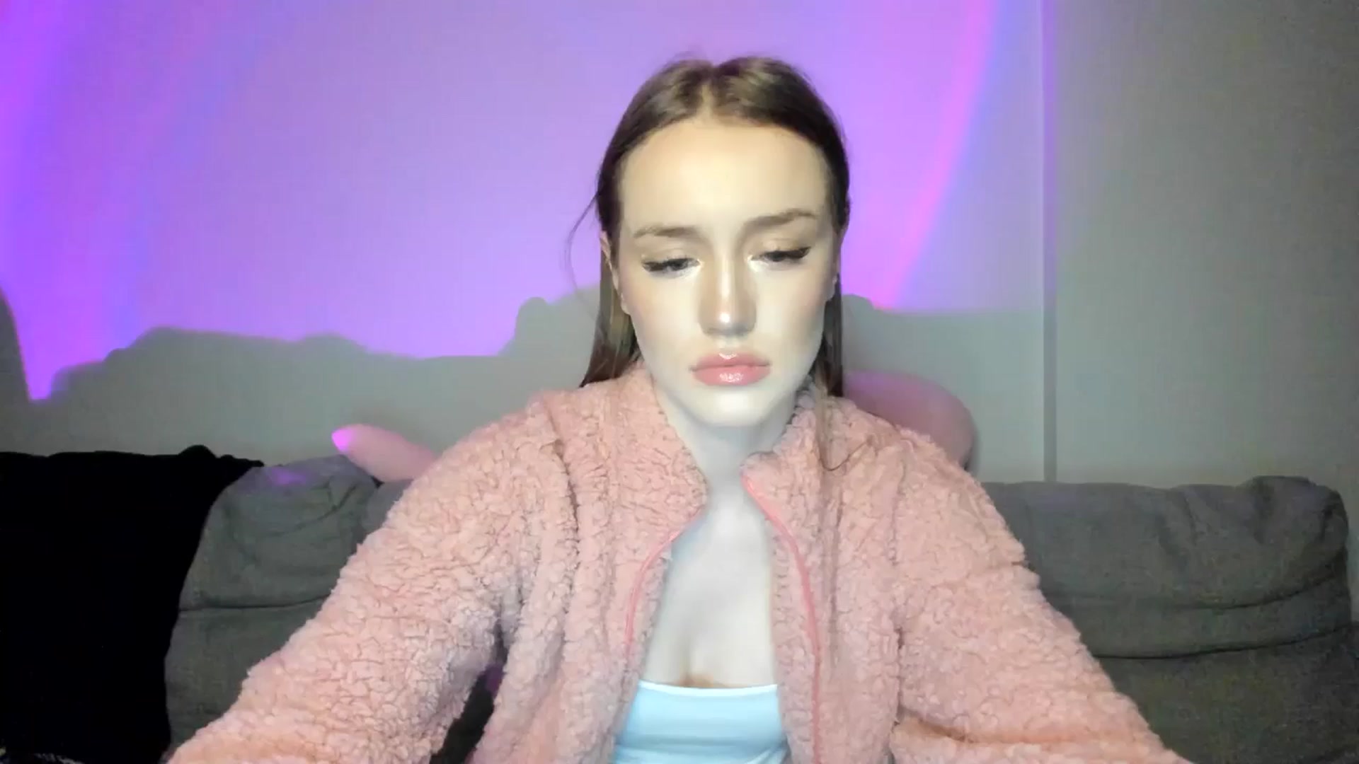 Gallery image thumbnail from IsabellRrose's myfreecams stream on, 01/09/2025, 17:08 image 9 of 20
