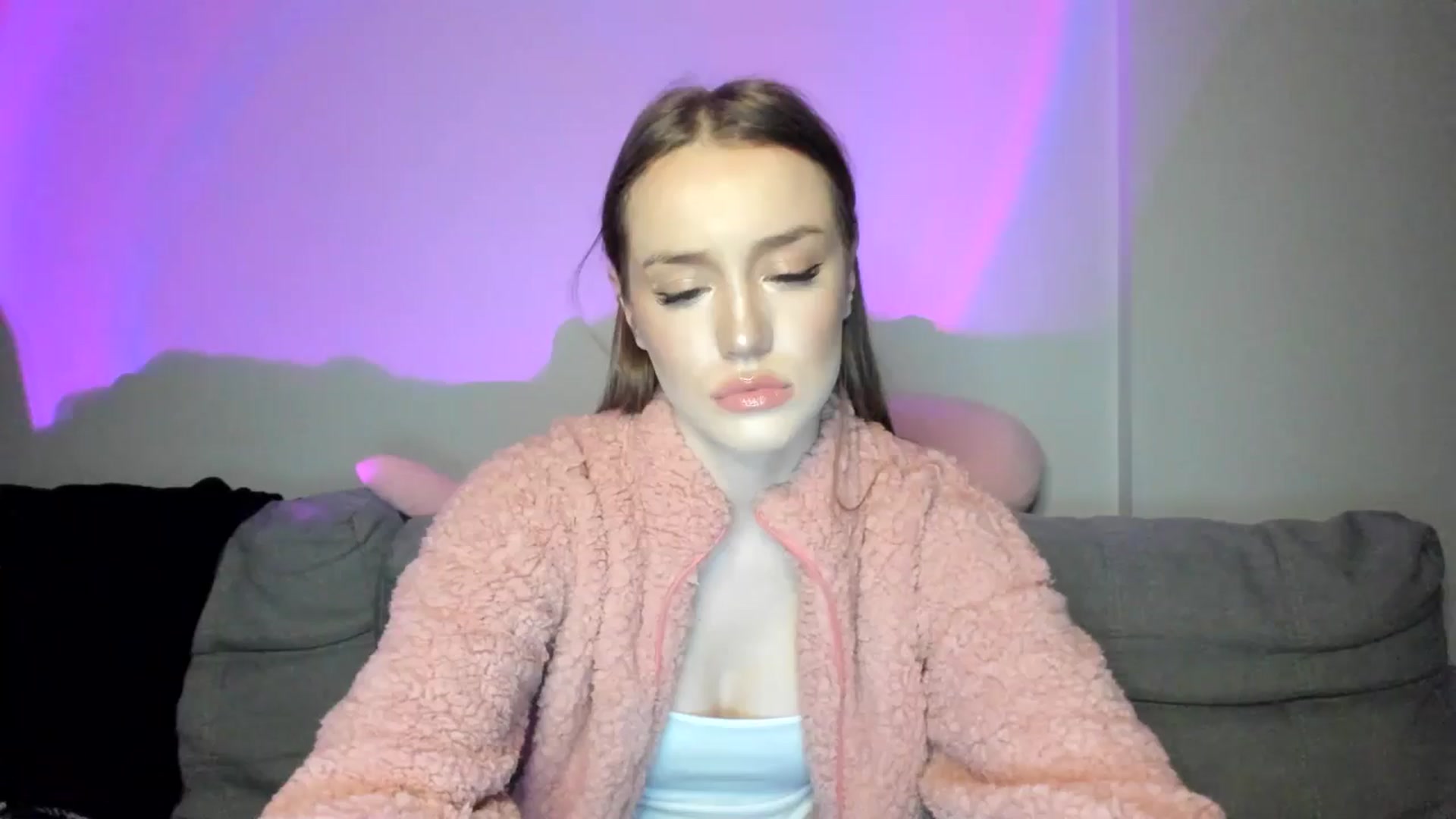 Gallery image thumbnail from IsabellRrose's myfreecams stream on, 01/09/2025, 17:08 image 16 of 20