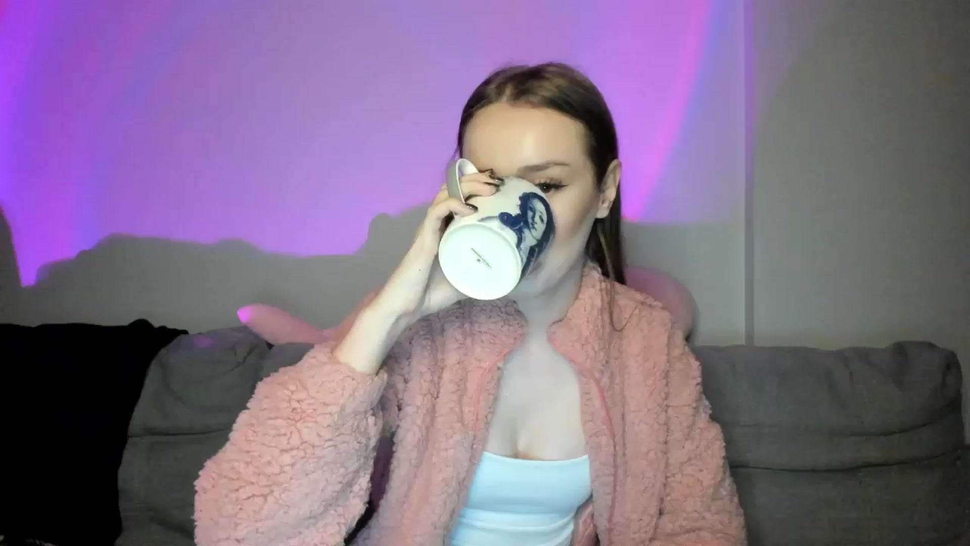 Gallery image thumbnail from IsabellRrose's myfreecams stream on, 01/09/2025, 17:08 image 18 of 20