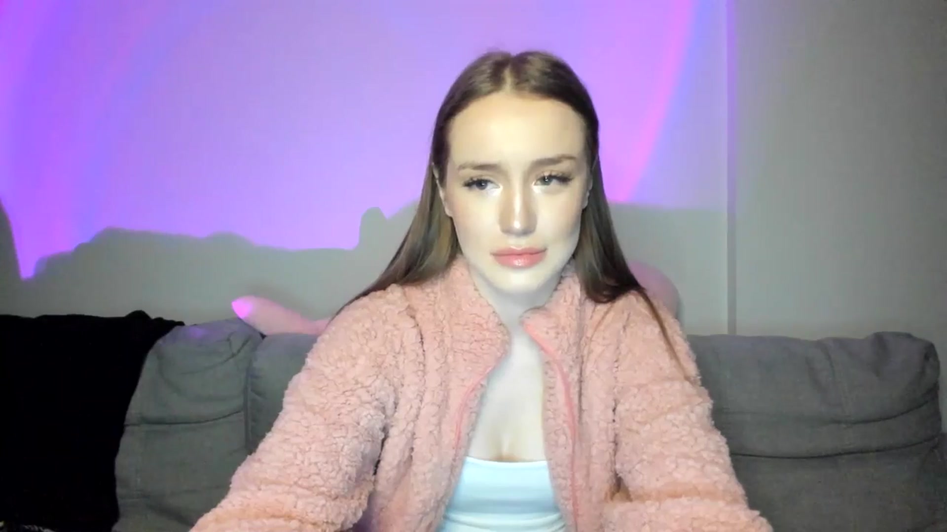 Gallery image thumbnail from IsabellRrose's myfreecams stream on, 01/09/2025, 18:33 image 9 of 20