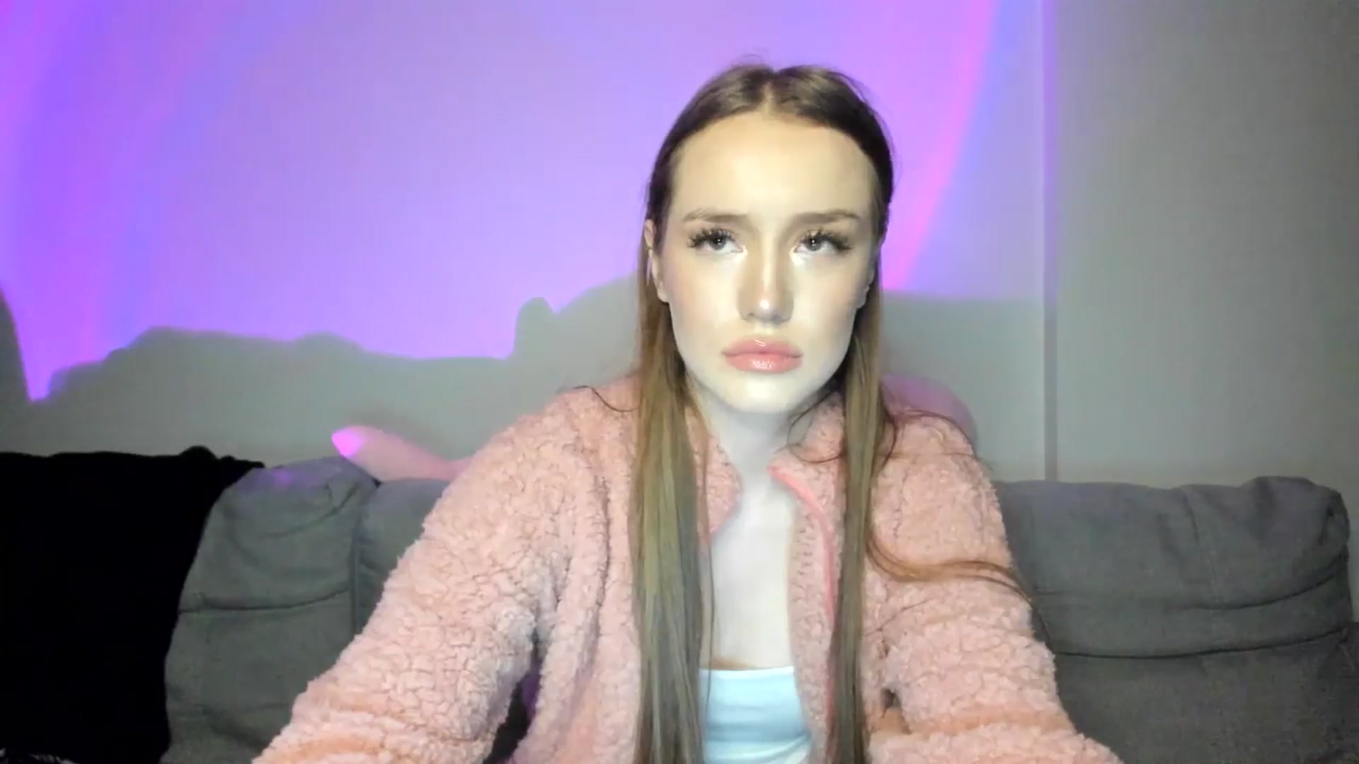 Gallery image thumbnail from IsabellRrose's myfreecams stream on, 01/09/2025, 18:33 image 2 of 20