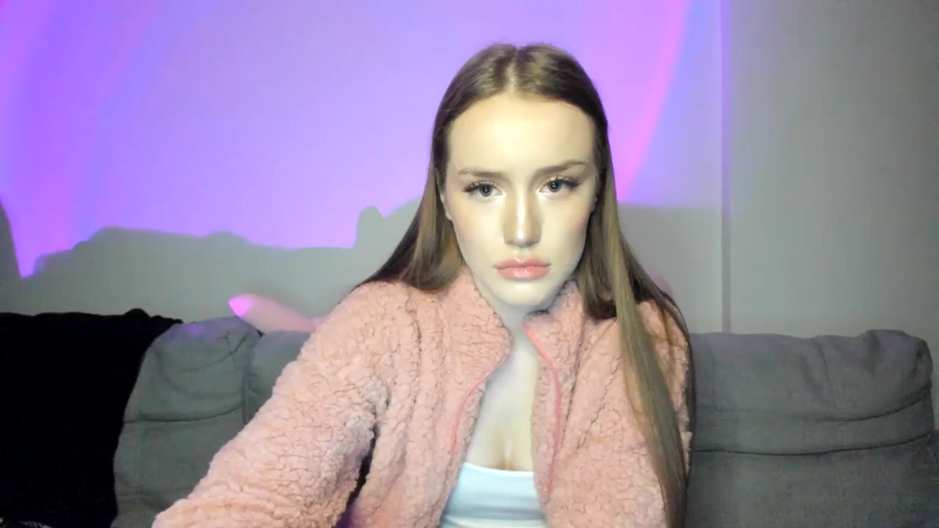 Gallery image thumbnail from IsabellRrose's myfreecams stream on, 01/09/2025, 18:33 image 13 of 20