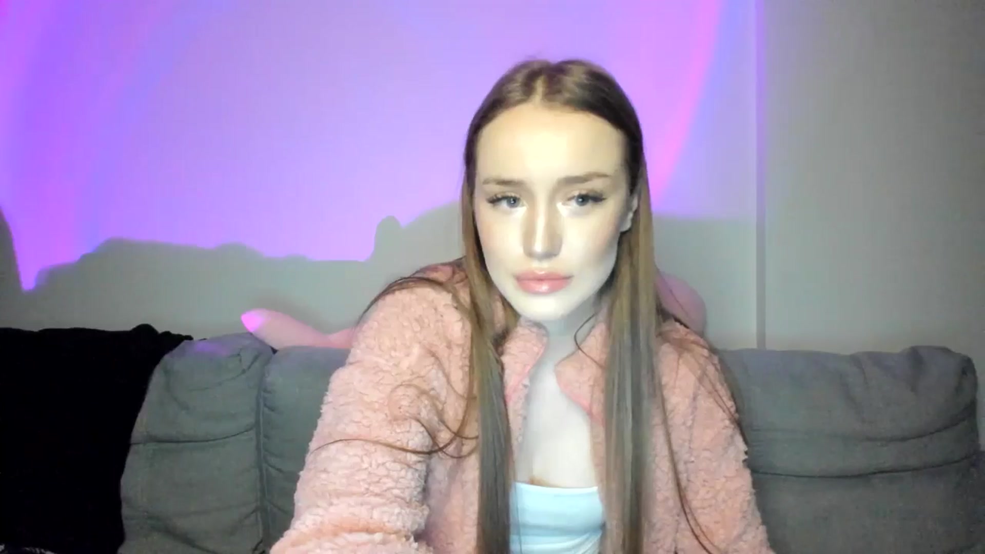 Gallery image thumbnail from IsabellRrose's myfreecams stream on, 01/09/2025, 18:33 image 18 of 20