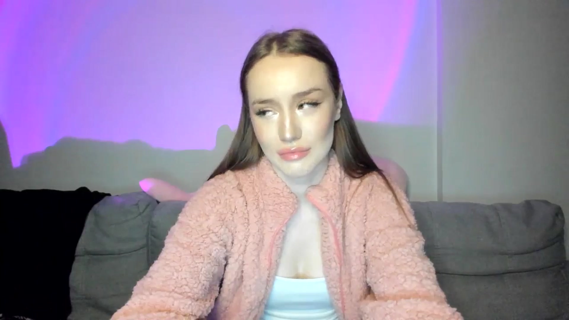 Gallery image thumbnail from IsabellRrose's myfreecams stream on, 01/09/2025, 18:33 image 8 of 20