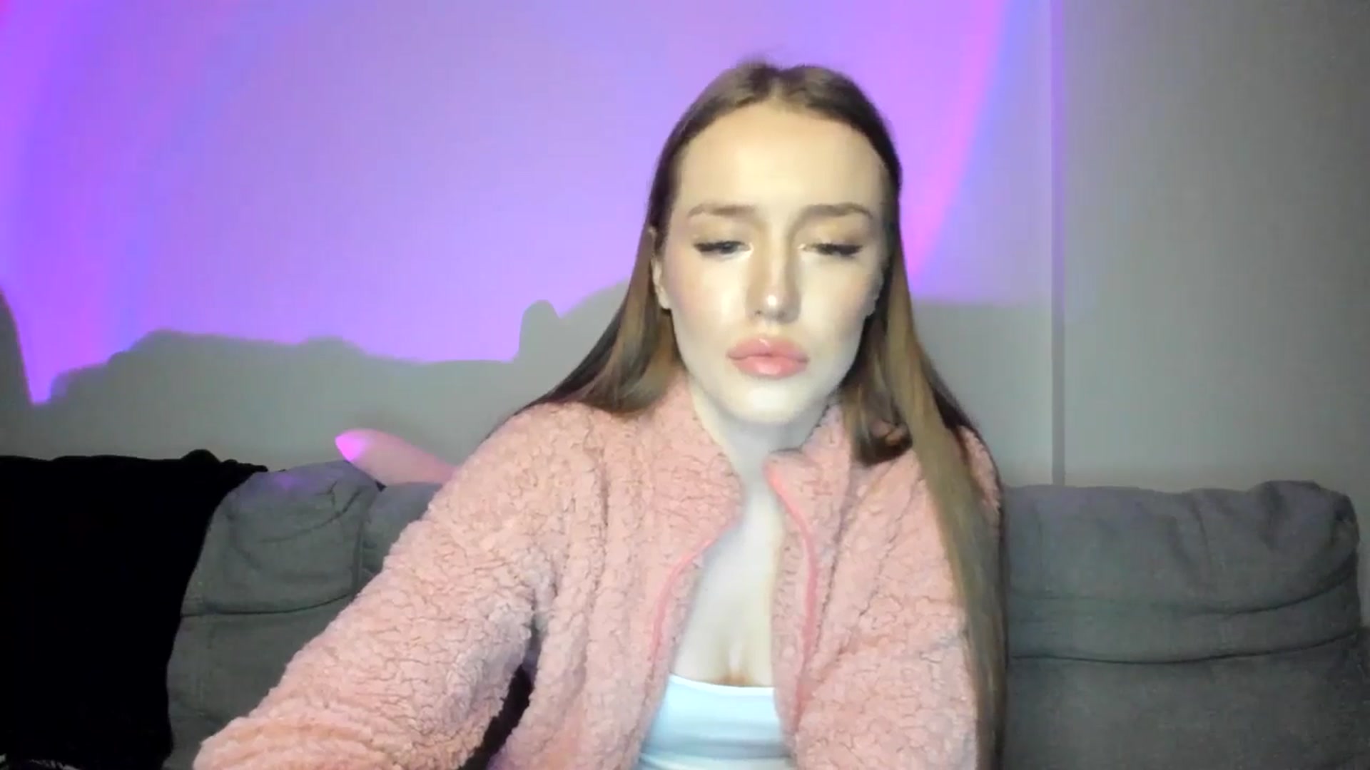 Gallery image thumbnail from IsabellRrose's myfreecams stream on, 01/09/2025, 18:33 image 12 of 20