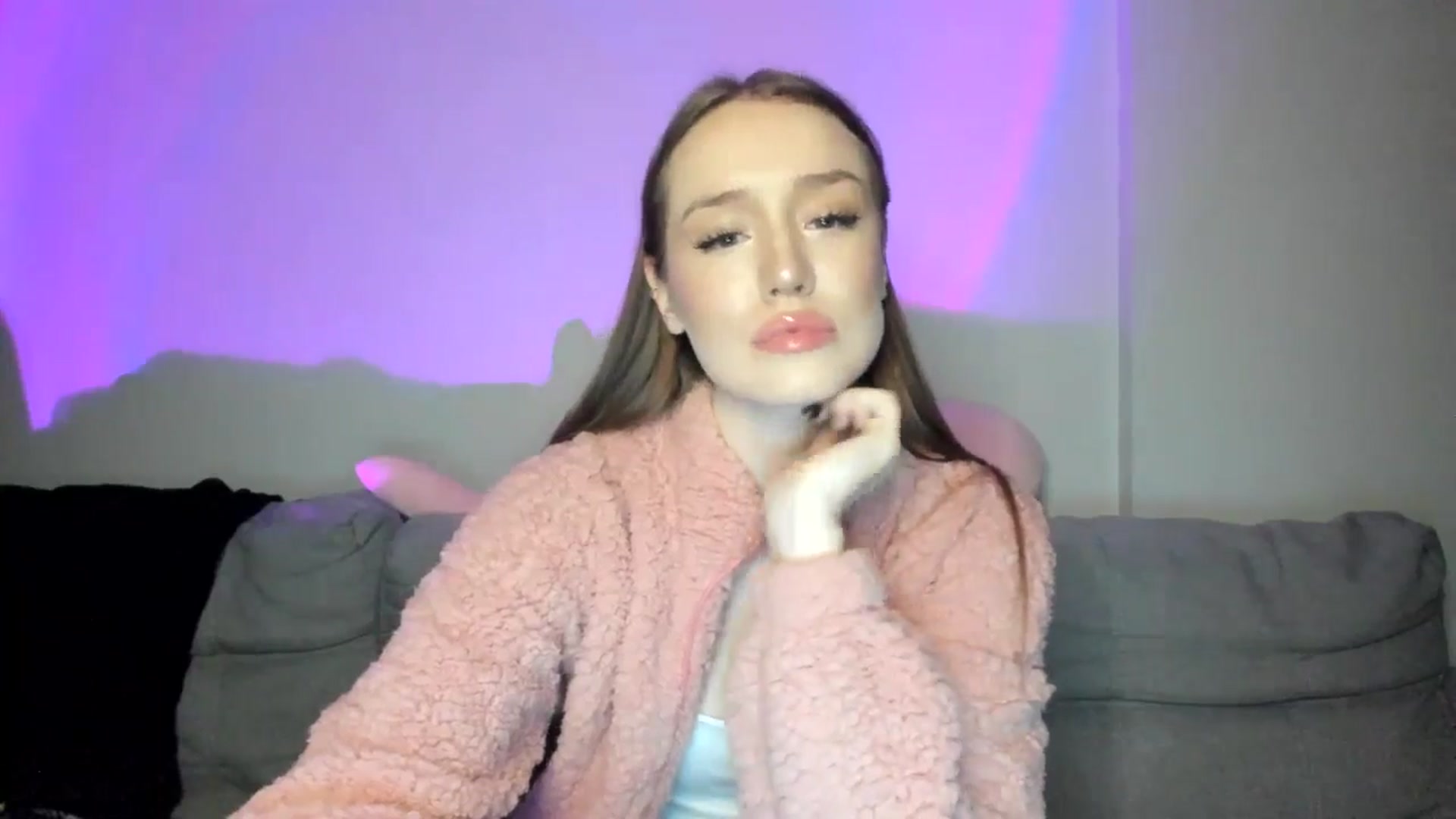 Gallery image thumbnail from IsabellRrose's myfreecams stream on, 01/09/2025, 18:33 image 7 of 20
