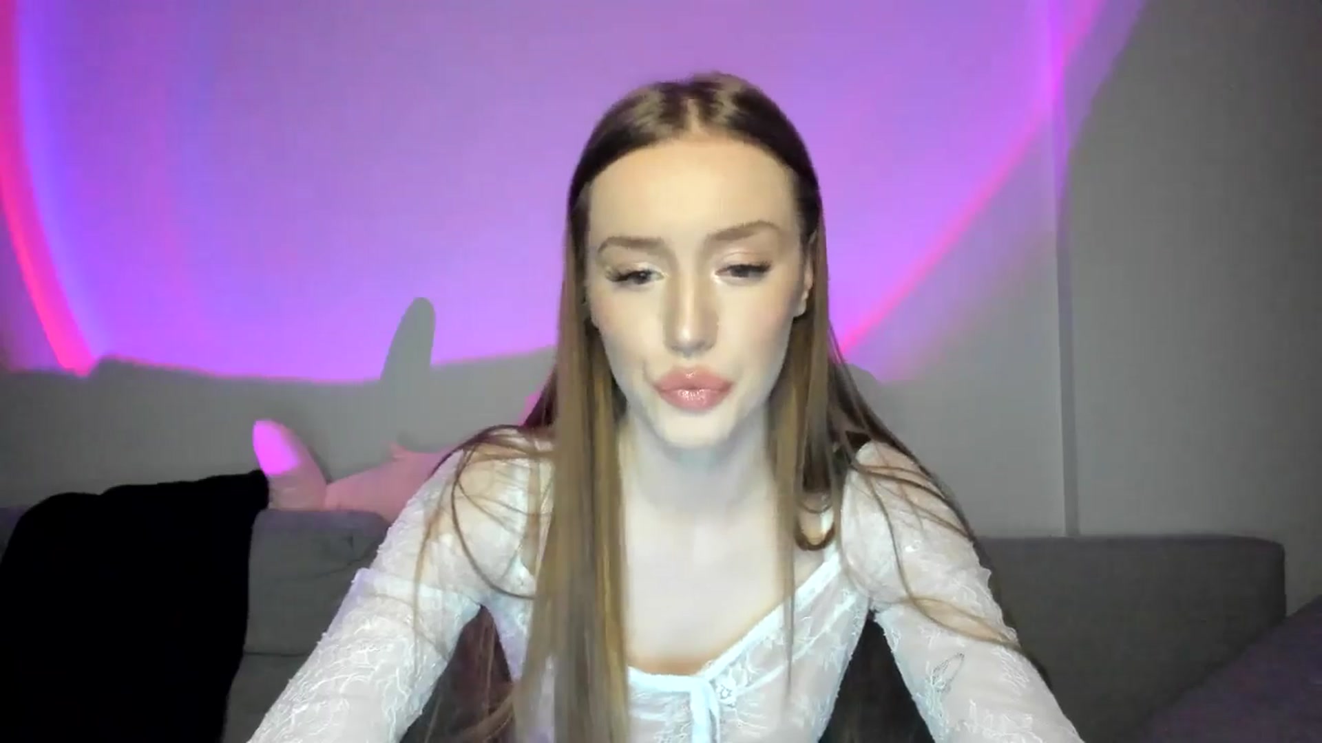 Gallery image thumbnail from IsabellRrose's myfreecams stream on, 01/12/2025, 16:59 image 17 of 20