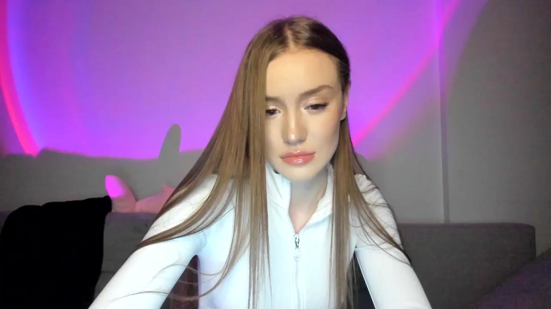 Gallery image thumbnail from IsabellRrose's myfreecams stream on, 01/12/2025, 17:53 image 10 of 20
