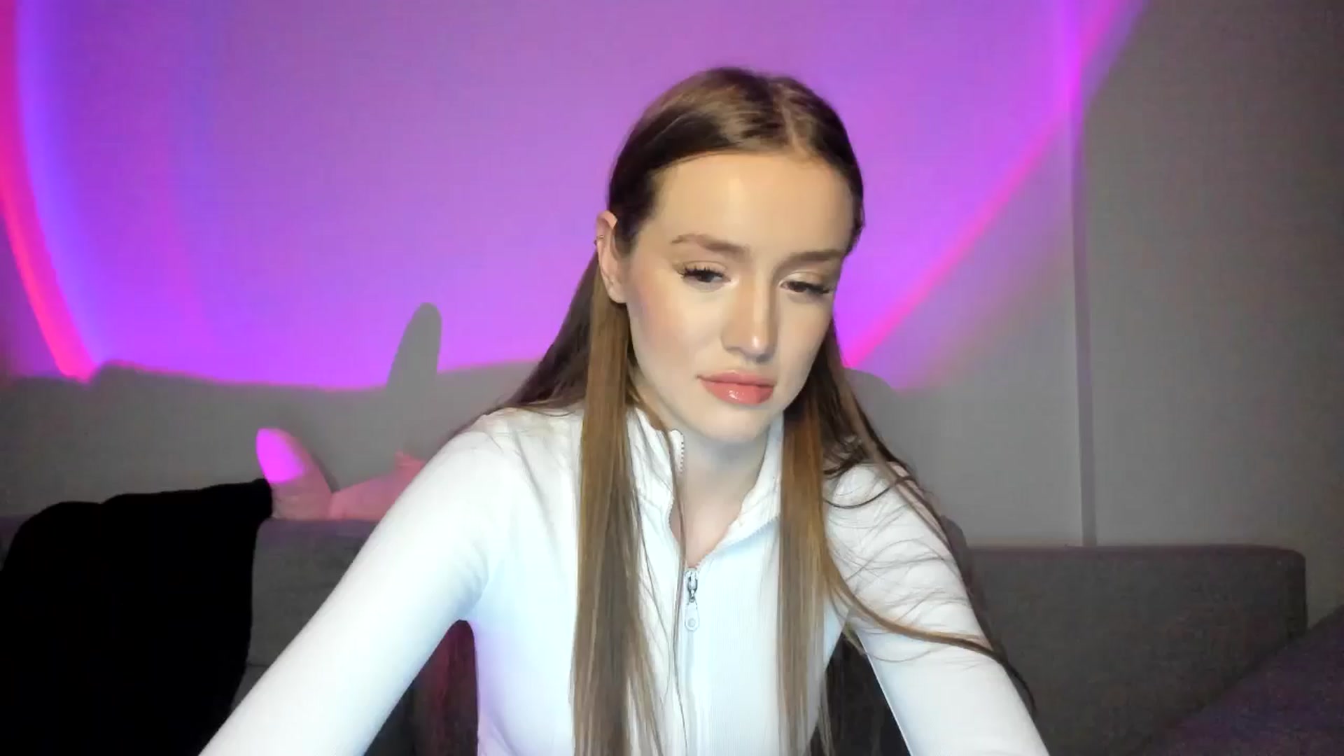 Gallery image thumbnail from IsabellRrose's myfreecams stream on, 01/12/2025, 17:53 image 14 of 20