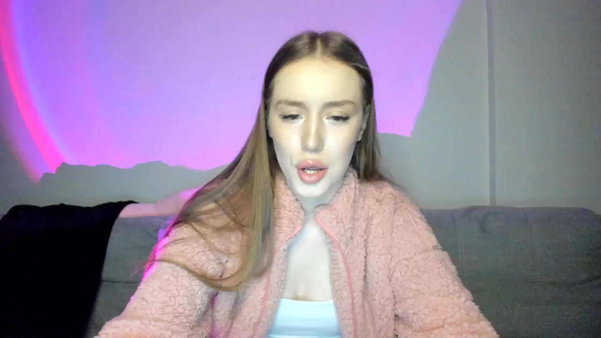 Gallery image thumbnail from IsabellRrose's myfreecams stream on, 01/13/2025, 18:12 image 15 of 20