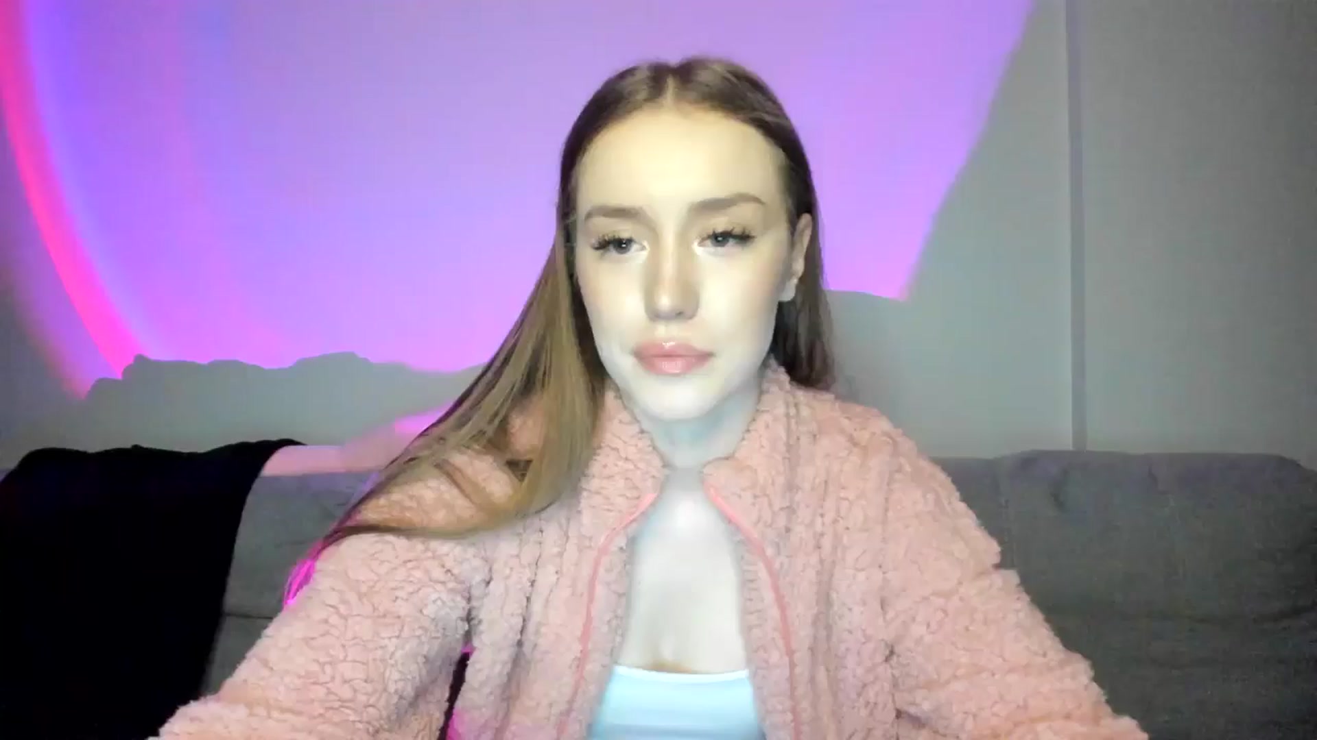 Gallery image thumbnail from IsabellRrose's myfreecams stream on, 01/13/2025, 18:12 image 12 of 20