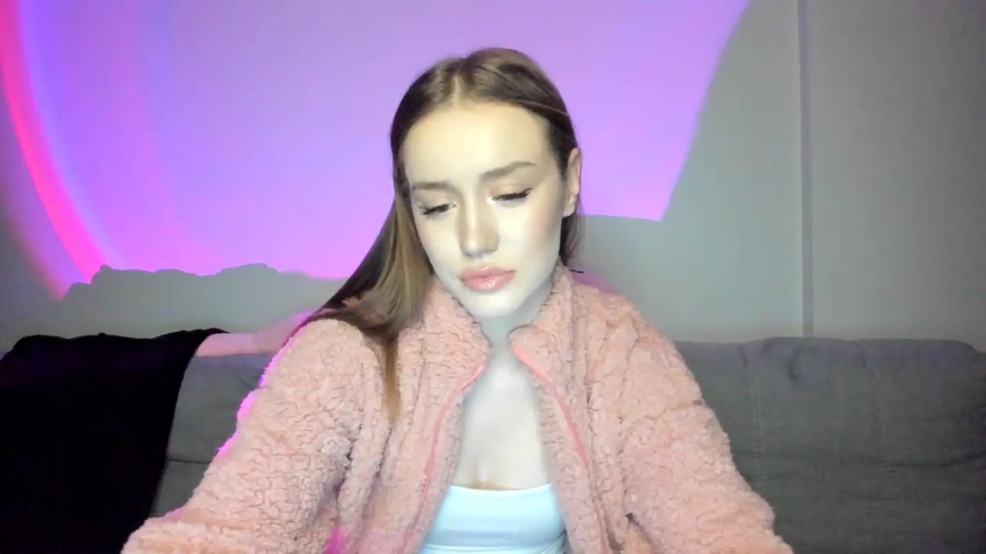 Gallery image thumbnail from IsabellRrose's myfreecams stream on, 01/13/2025, 18:12 image 9 of 20