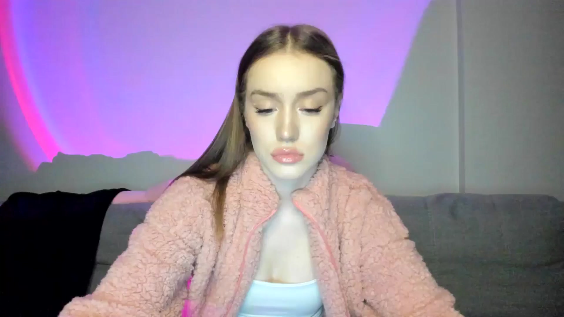 Gallery image thumbnail from IsabellRrose's myfreecams stream on, 01/13/2025, 18:12 image 6 of 20