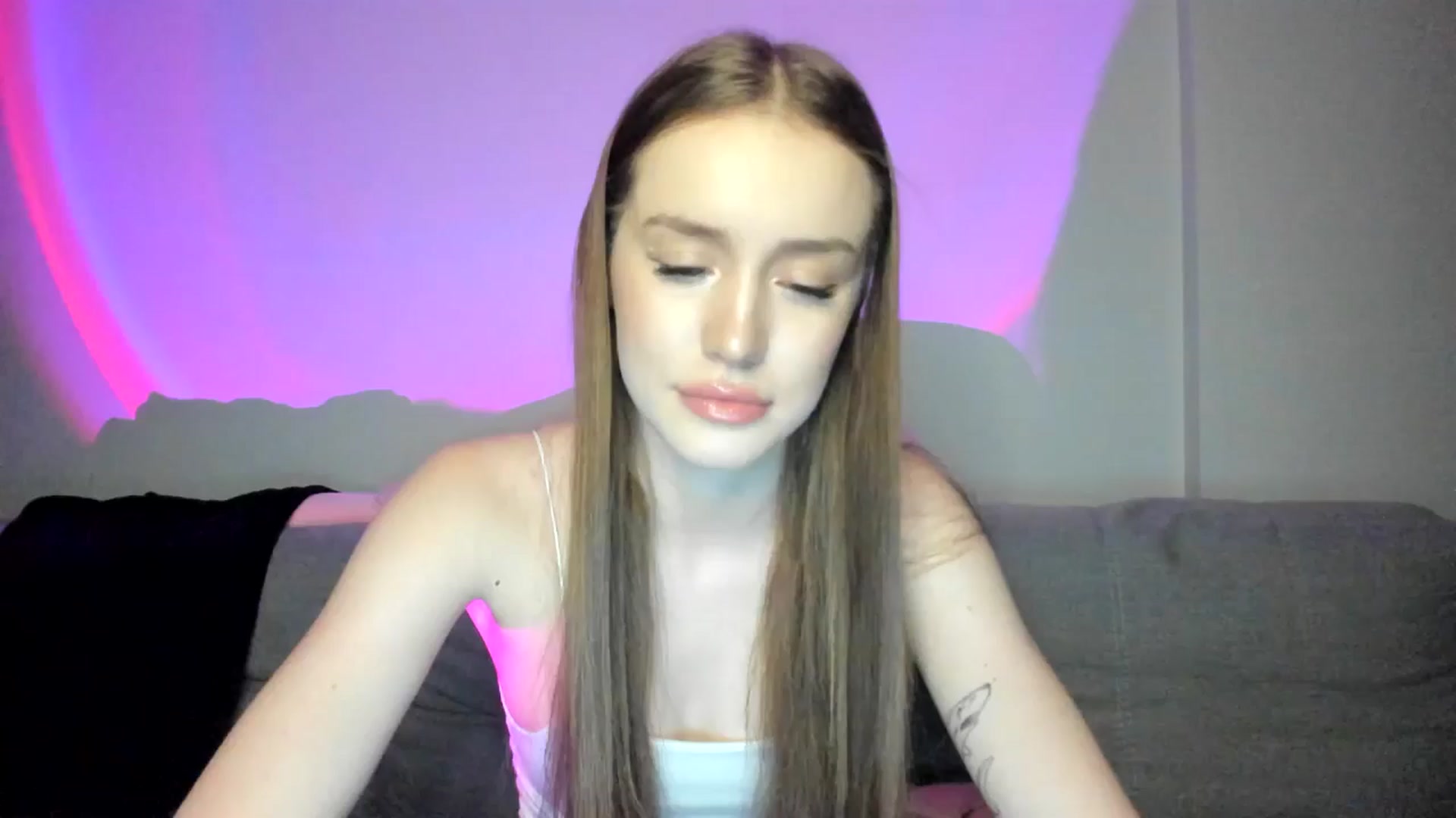 Gallery image thumbnail from IsabellRrose's myfreecams stream on, 01/13/2025, 18:12 image 18 of 20