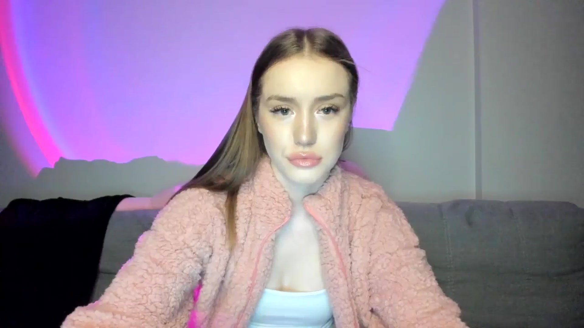 Gallery image thumbnail from IsabellRrose's myfreecams stream on, 01/13/2025, 18:12 image 7 of 20