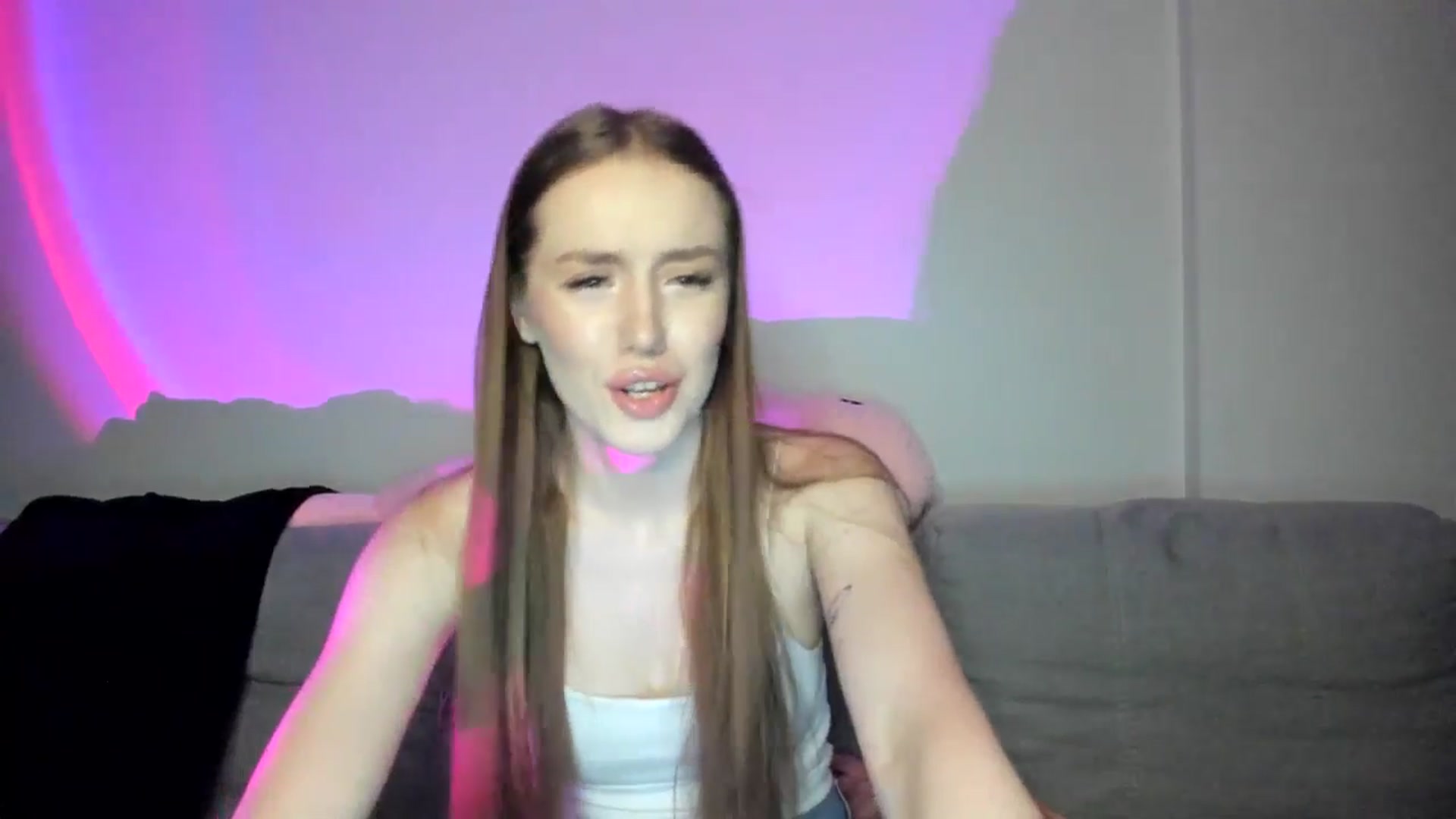 Gallery image thumbnail from IsabellRrose's myfreecams stream on, 01/13/2025, 18:12 image 17 of 20