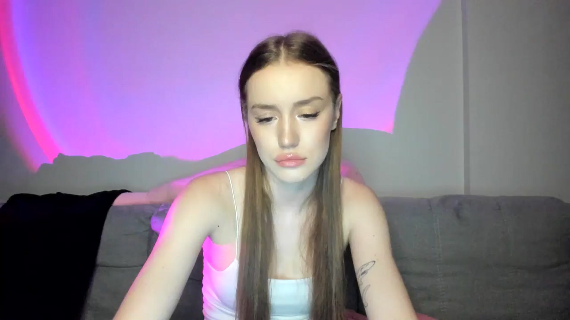 Gallery image thumbnail from IsabellRrose's myfreecams stream on, 01/13/2025, 18:24 image 6 of 20