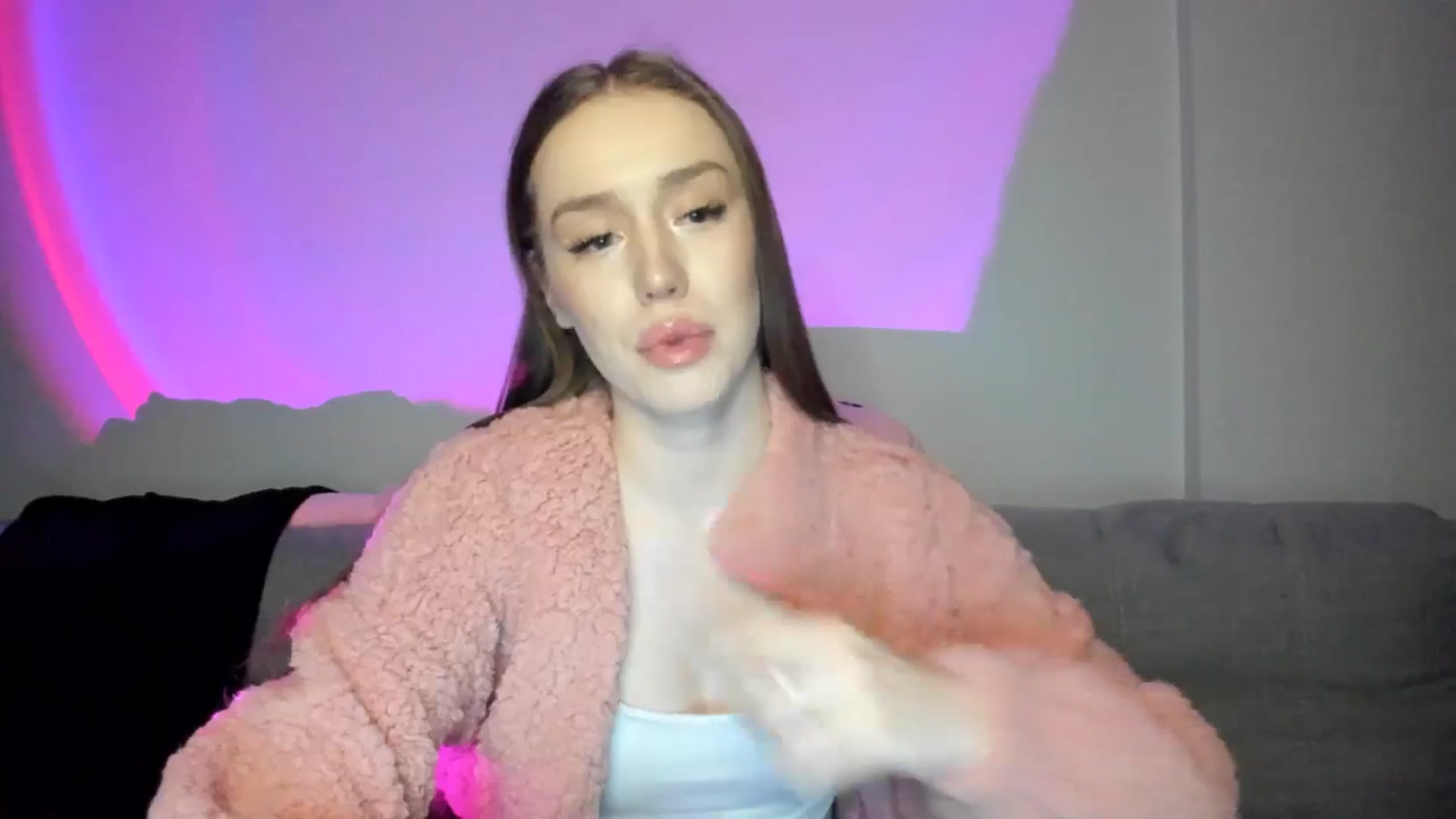 Gallery image thumbnail from IsabellRrose's myfreecams stream on, 01/13/2025, 18:24 image 8 of 20