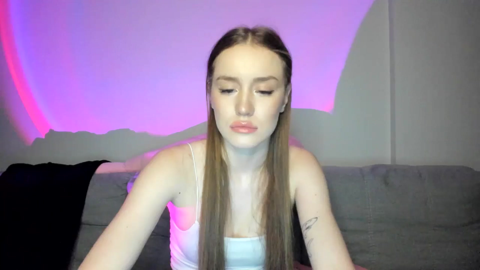 Gallery image thumbnail from IsabellRrose's myfreecams stream on, 01/13/2025, 18:24 image 2 of 20