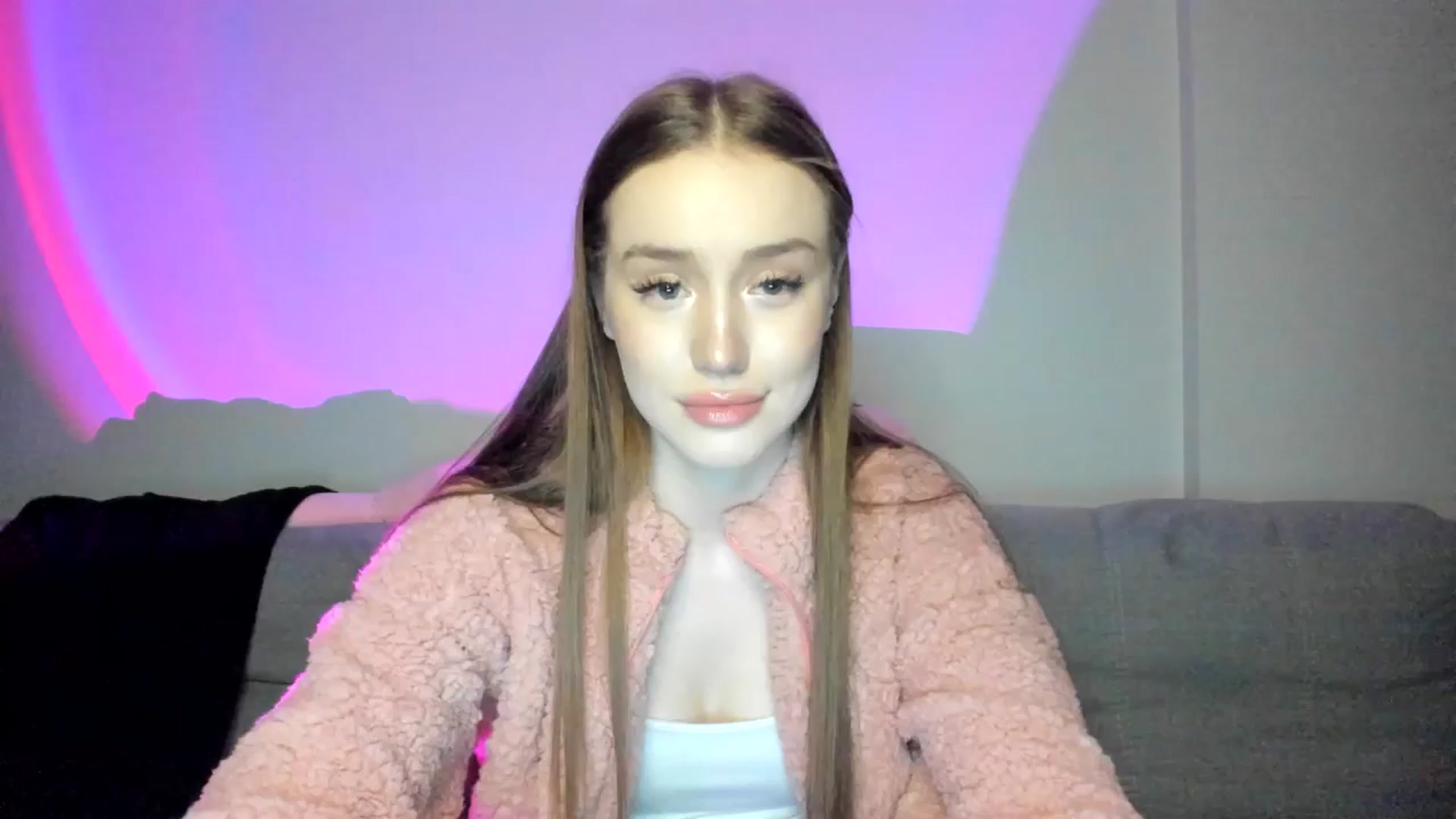 Gallery image thumbnail from IsabellRrose's myfreecams stream on, 01/13/2025, 18:24 image 18 of 20