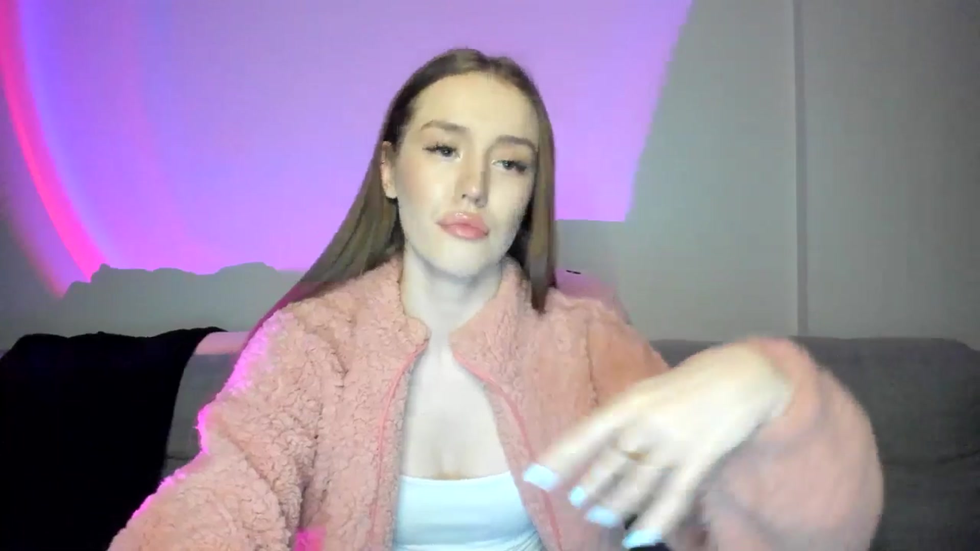 Gallery image thumbnail from IsabellRrose's myfreecams stream on, 01/13/2025, 18:24 image 9 of 20