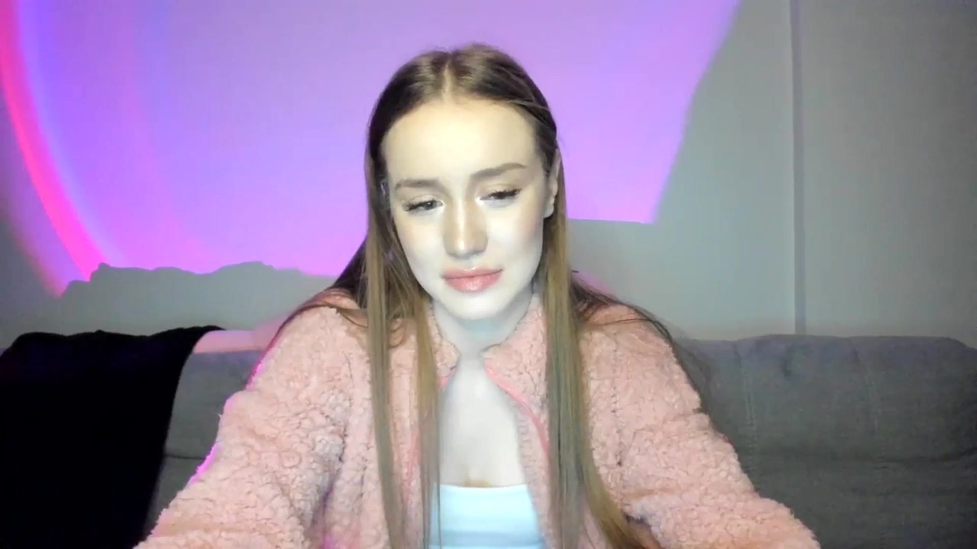 Gallery image thumbnail from IsabellRrose's myfreecams stream on, 01/13/2025, 18:24 image 14 of 20