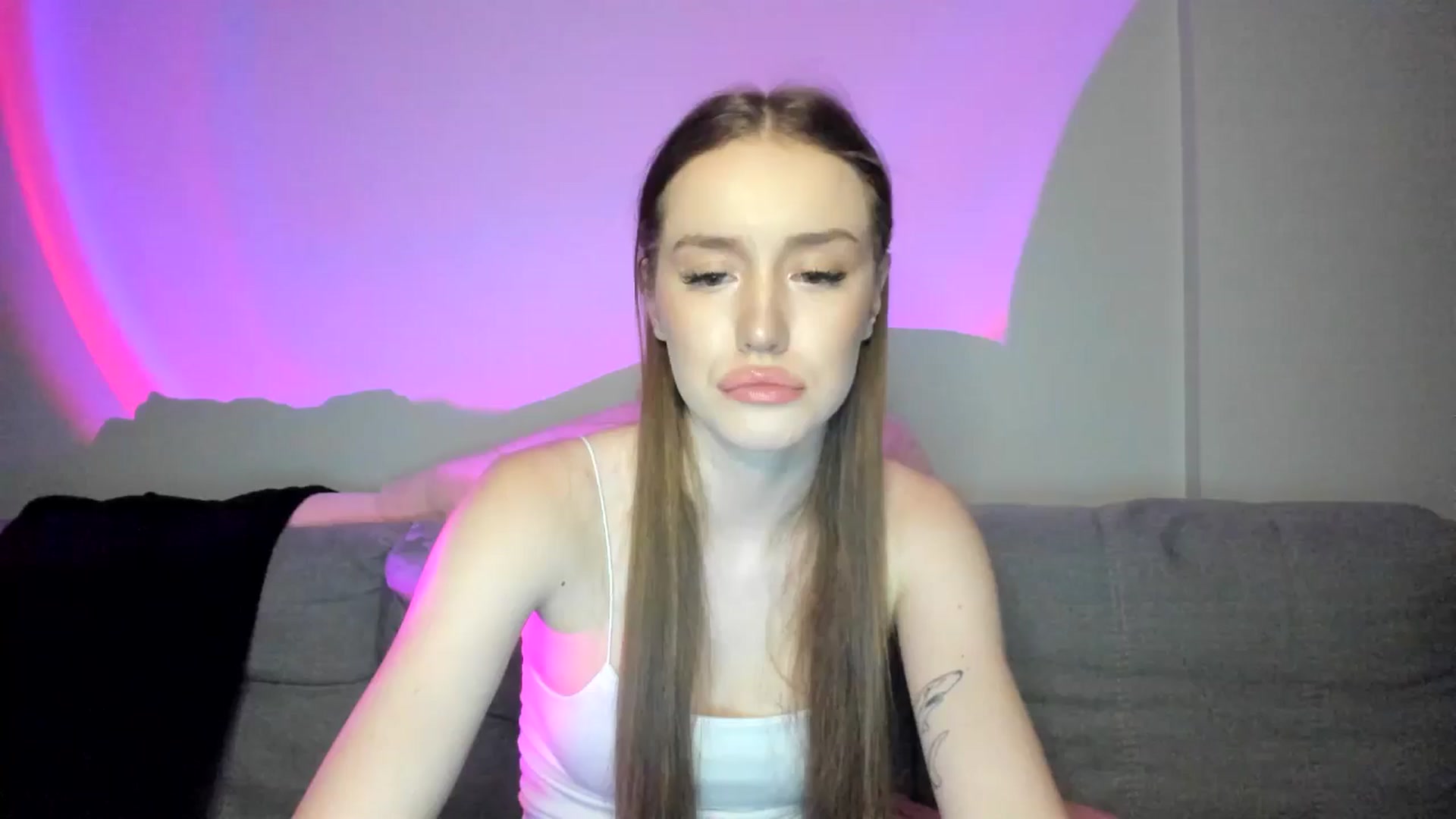 Gallery image thumbnail from IsabellRrose's myfreecams stream on, 01/13/2025, 18:24 image 5 of 20