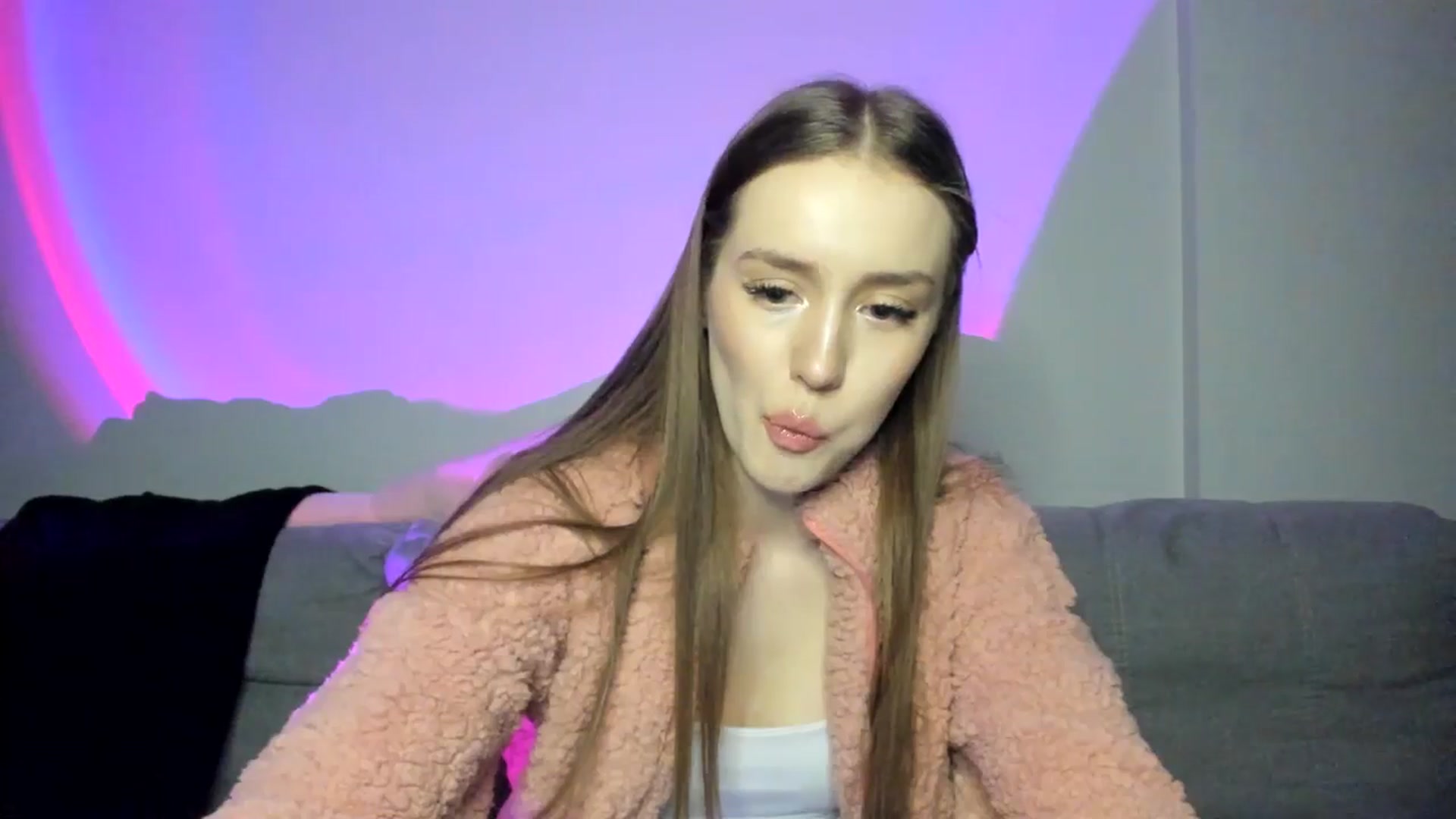 Gallery image thumbnail from IsabellRrose's myfreecams stream on, 01/13/2025, 18:47 image 18 of 20
