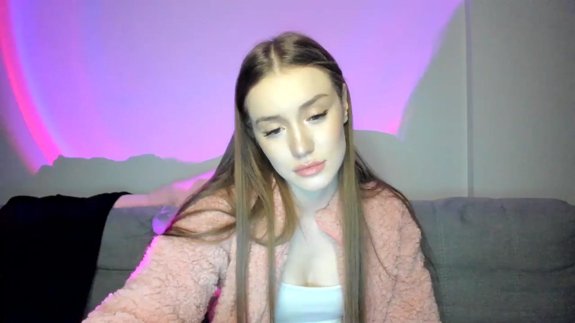 Gallery image thumbnail from IsabellRrose's myfreecams stream on, 01/13/2025, 18:47 image 8 of 20