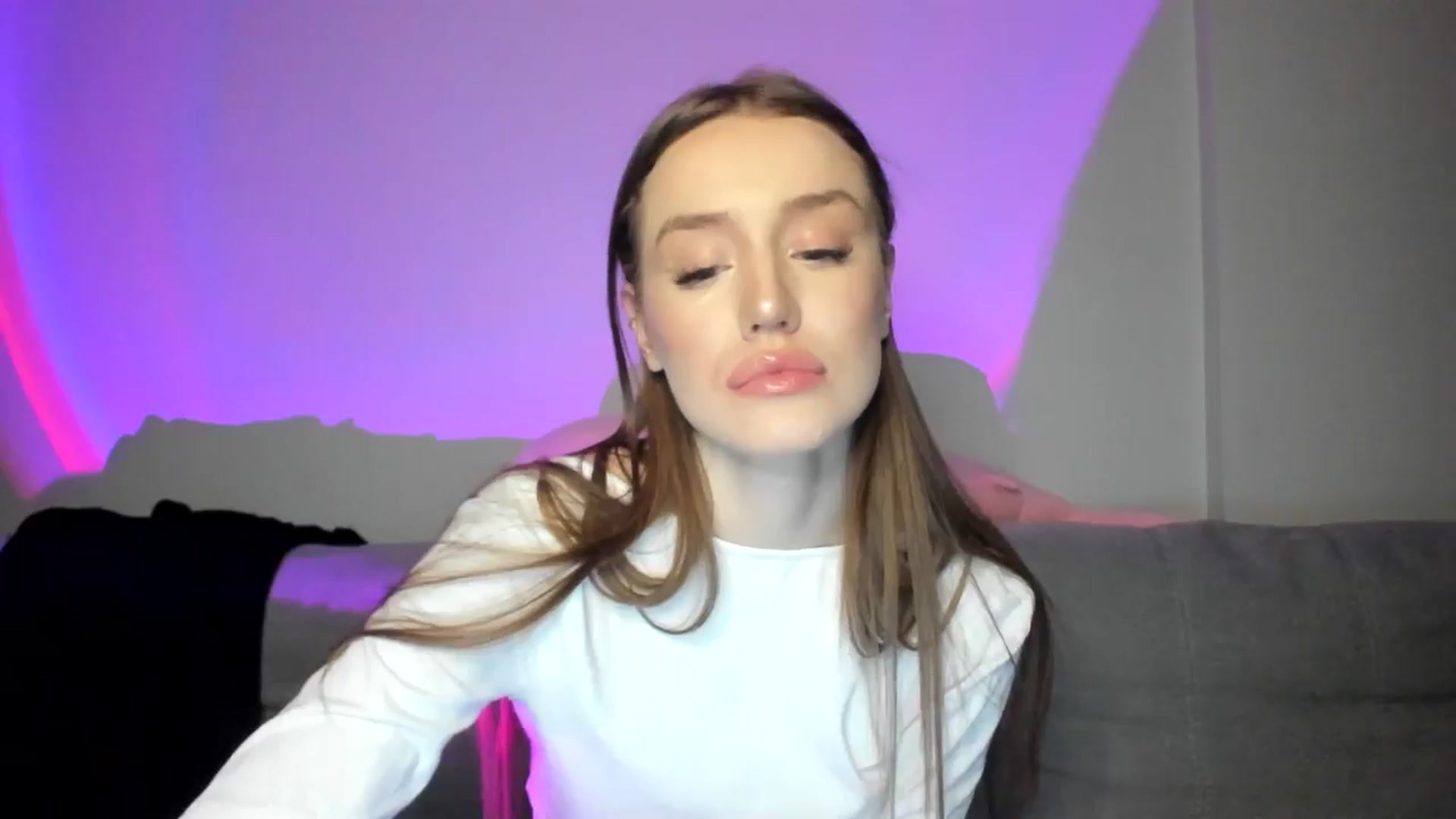 Gallery image thumbnail from IsabellRrose's myfreecams stream on, 01/17/2025, 17:29 image 19 of 20