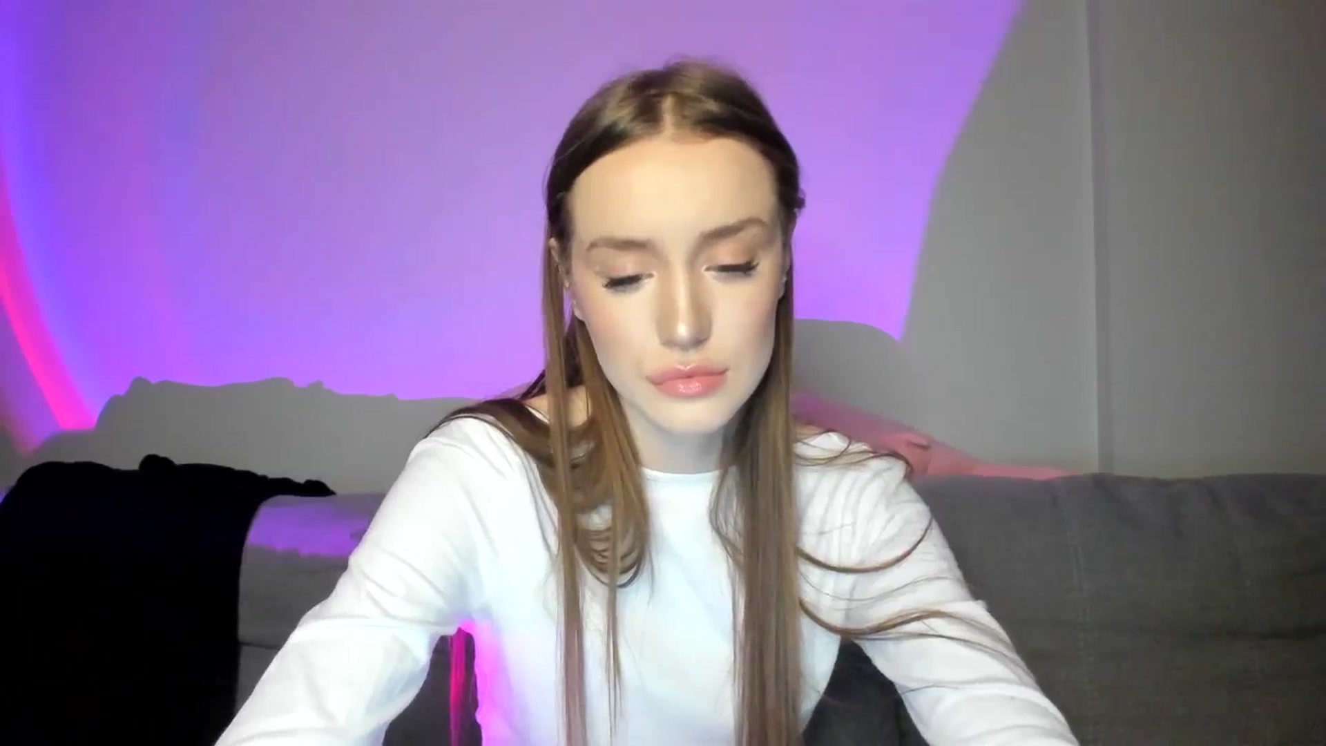 Gallery image thumbnail from IsabellRrose's myfreecams stream on, 01/17/2025, 17:29 image 12 of 20