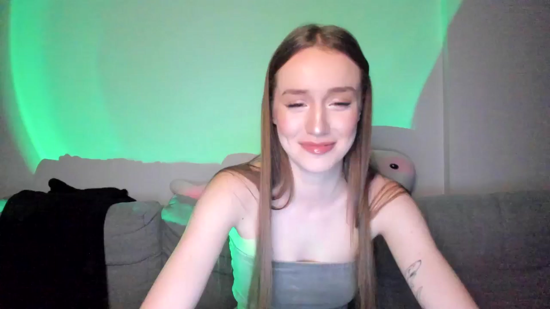 Gallery image thumbnail from IsabellRrose's myfreecams stream on, 01/18/2025, 16:50 image 15 of 20