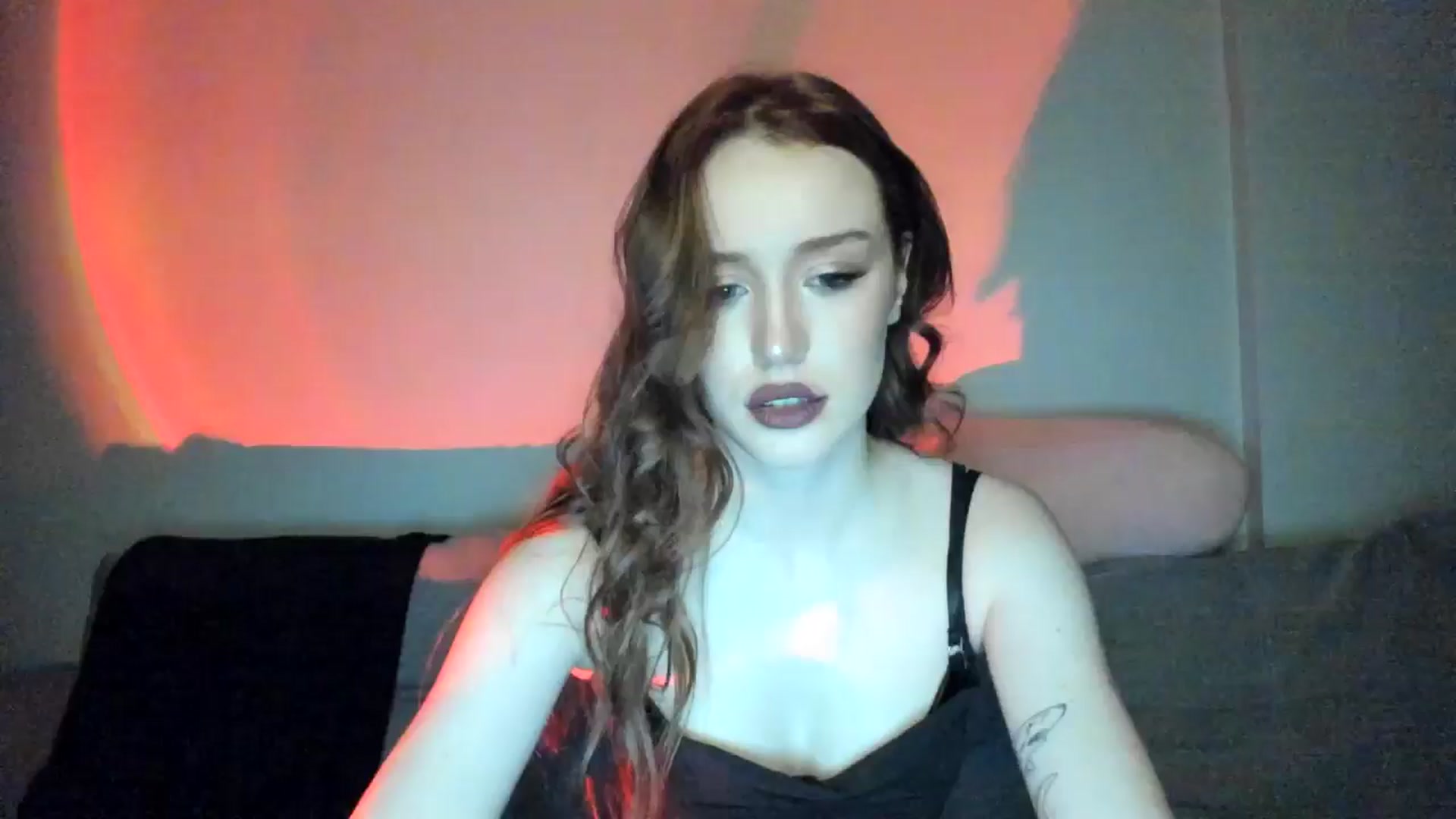 Gallery image thumbnail from IsabellRrose's myfreecams stream on, 02/14/2025, 17:24 image 12 of 20